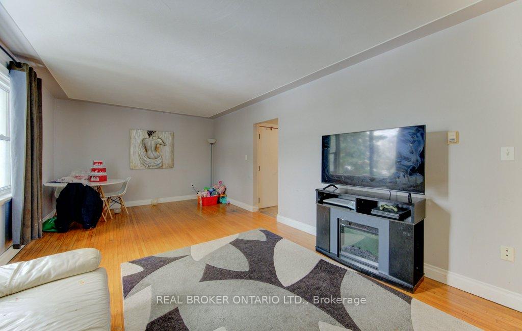 Photo 35 of 109 Eton Drive, Kitchener, Heritage Park/Rosemount — HOMEH