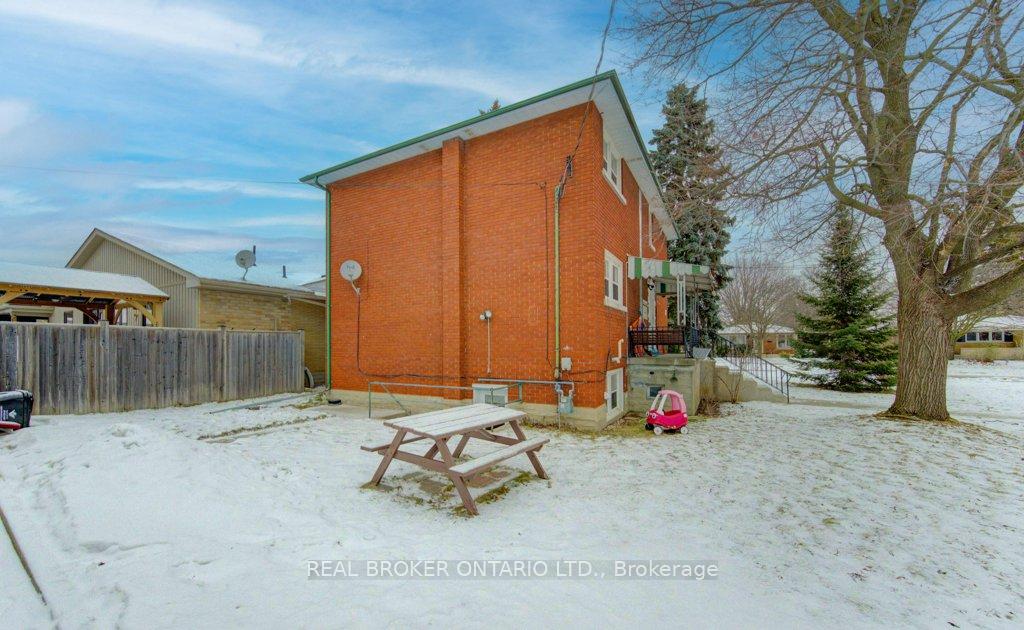 Photo 45 of 109 Eton Drive, Kitchener, Heritage Park/Rosemount — HOMEH