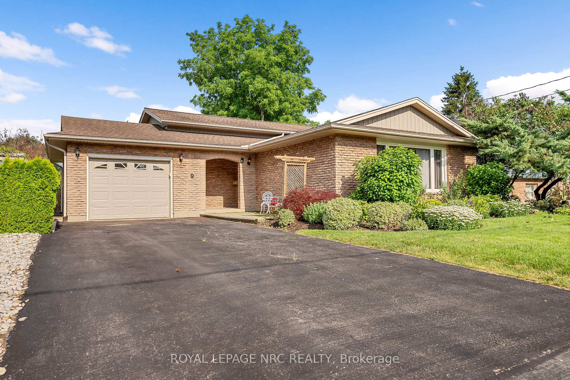 Photo 1 of 9 Sandy Cove Drive, St. Catharines, Lakeshore — HOMEH