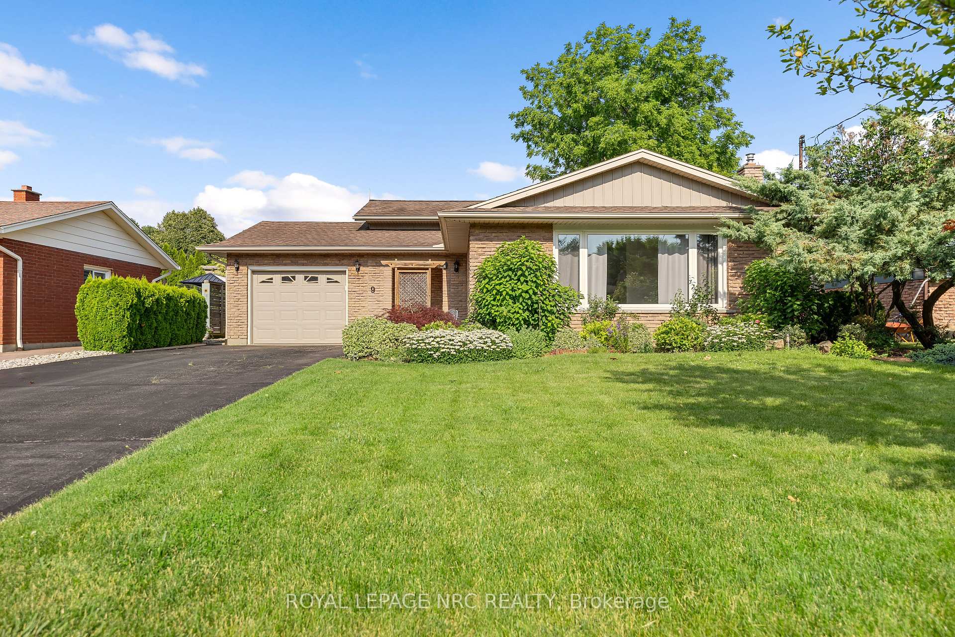 Photo 3 of 9 Sandy Cove Drive, St. Catharines, Lakeshore — HOMEH