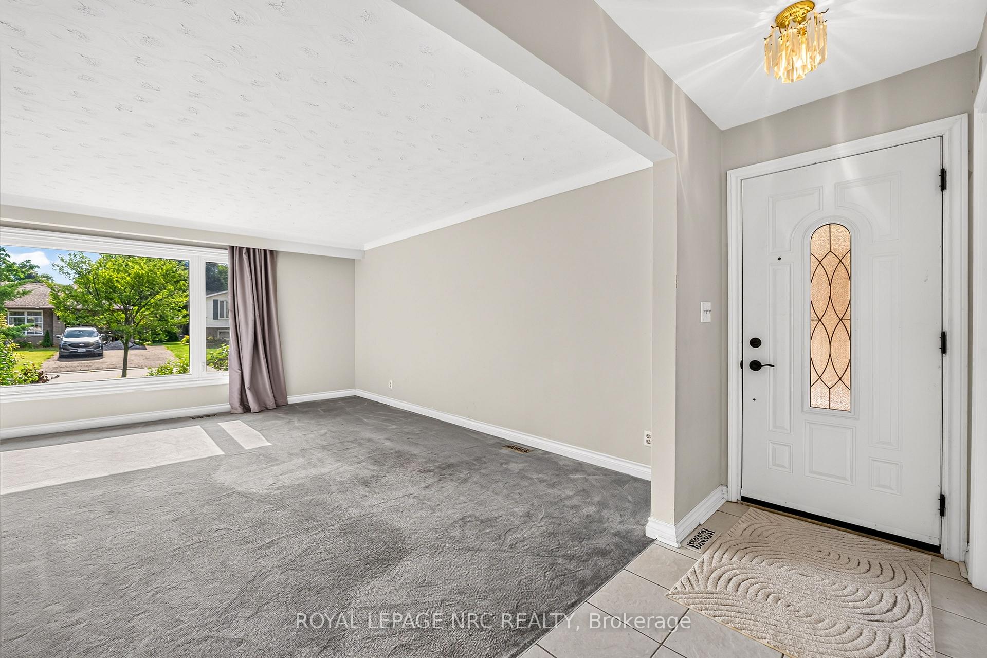 Photo 7 of 9 Sandy Cove Drive, St. Catharines, Lakeshore — HOMEH