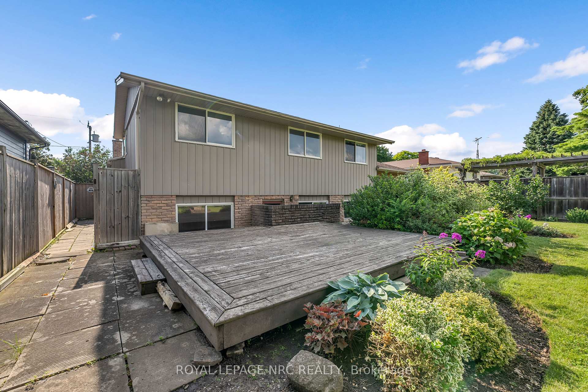 Photo 43 of 9 Sandy Cove Drive, St. Catharines, Lakeshore — HOMEH