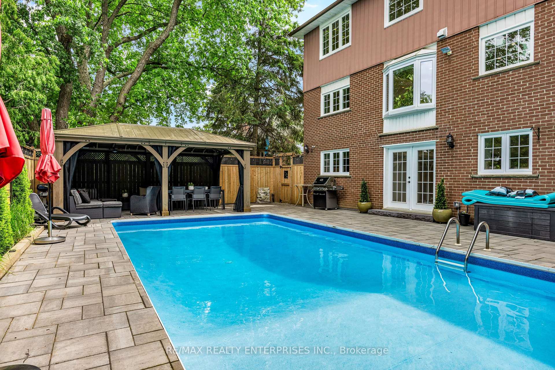 Photo 6 of 1441 Petrie Way, Mississauga, Clarkson — HOMEH