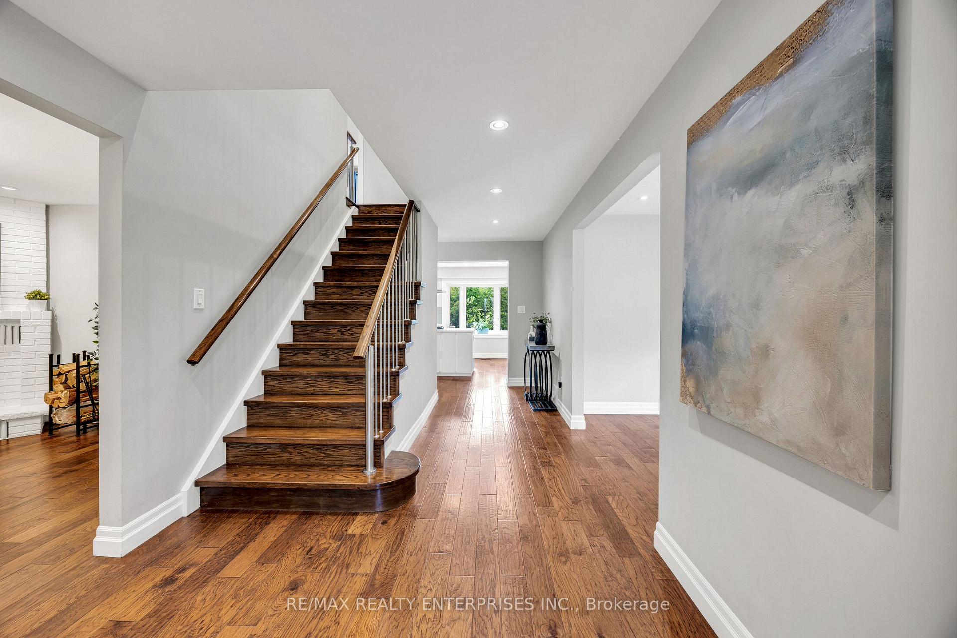 Photo 7 of 1441 Petrie Way, Mississauga, Clarkson — HOMEH