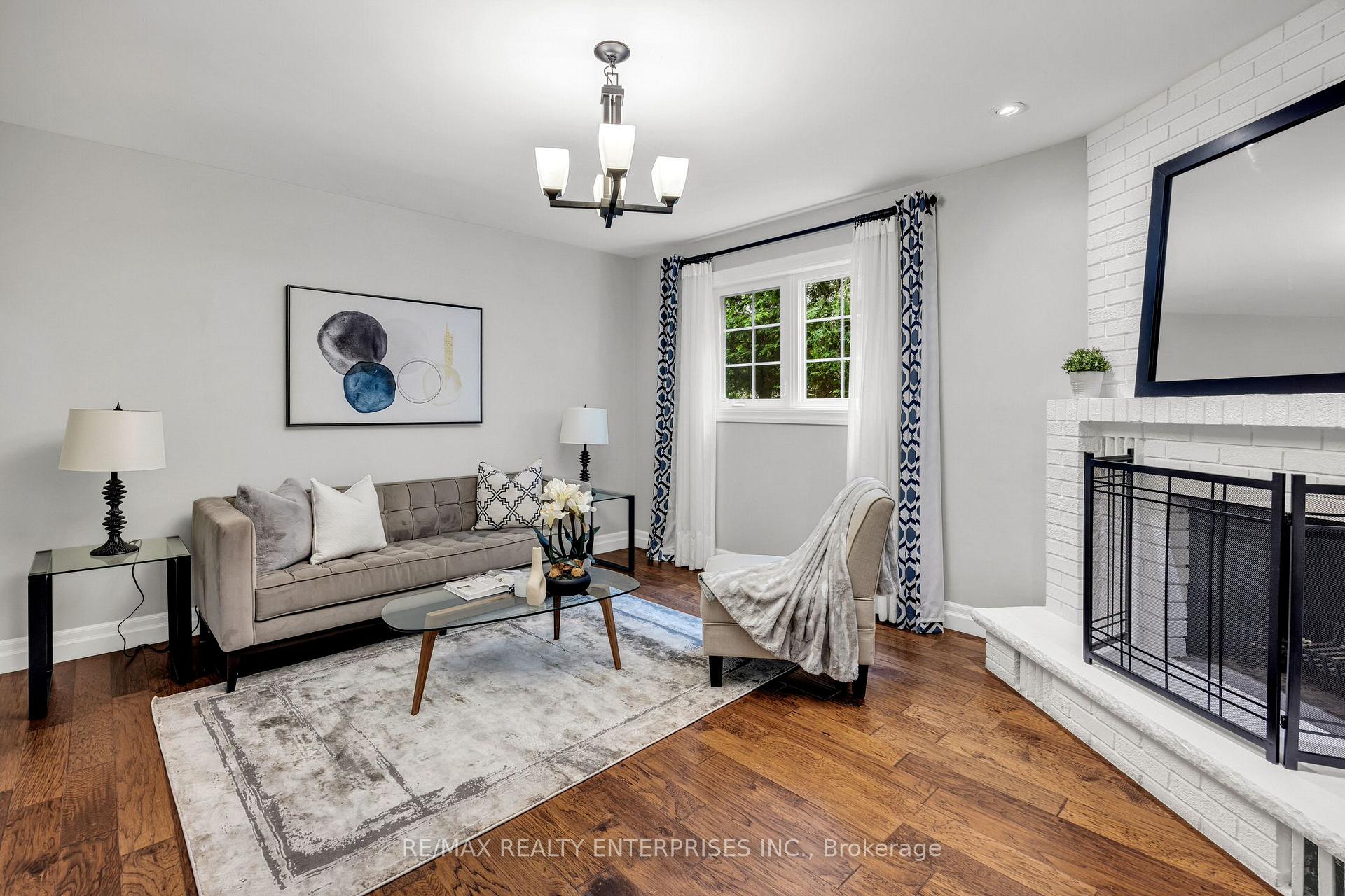 Photo 8 of 1441 Petrie Way, Mississauga, Clarkson — HOMEH