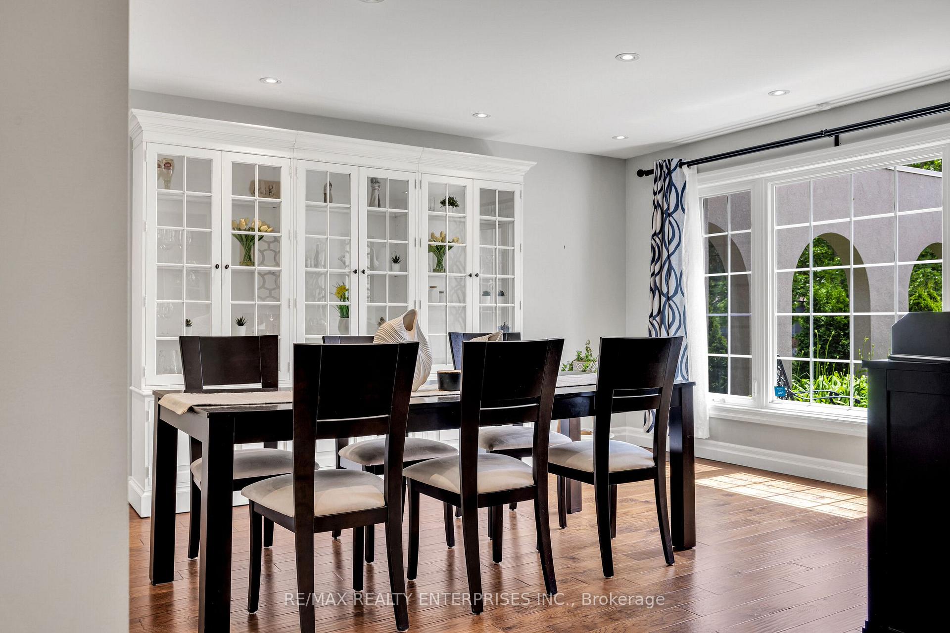 Photo 9 of 1441 Petrie Way, Mississauga, Clarkson — HOMEH