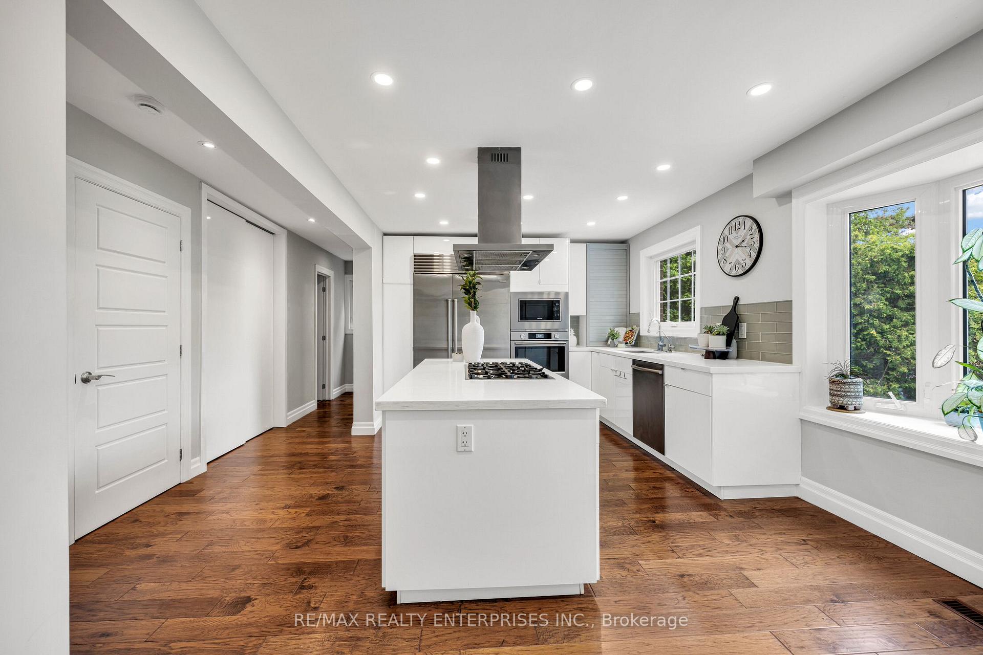 Photo 12 of 1441 Petrie Way, Mississauga, Clarkson — HOMEH