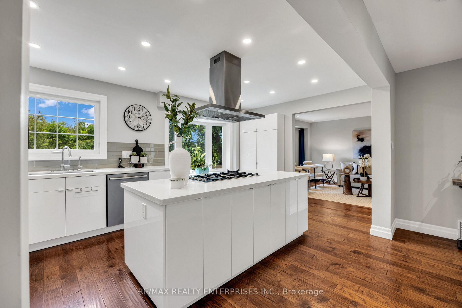 Photo 13 of 1441 Petrie Way, Mississauga, Clarkson — HOMEH