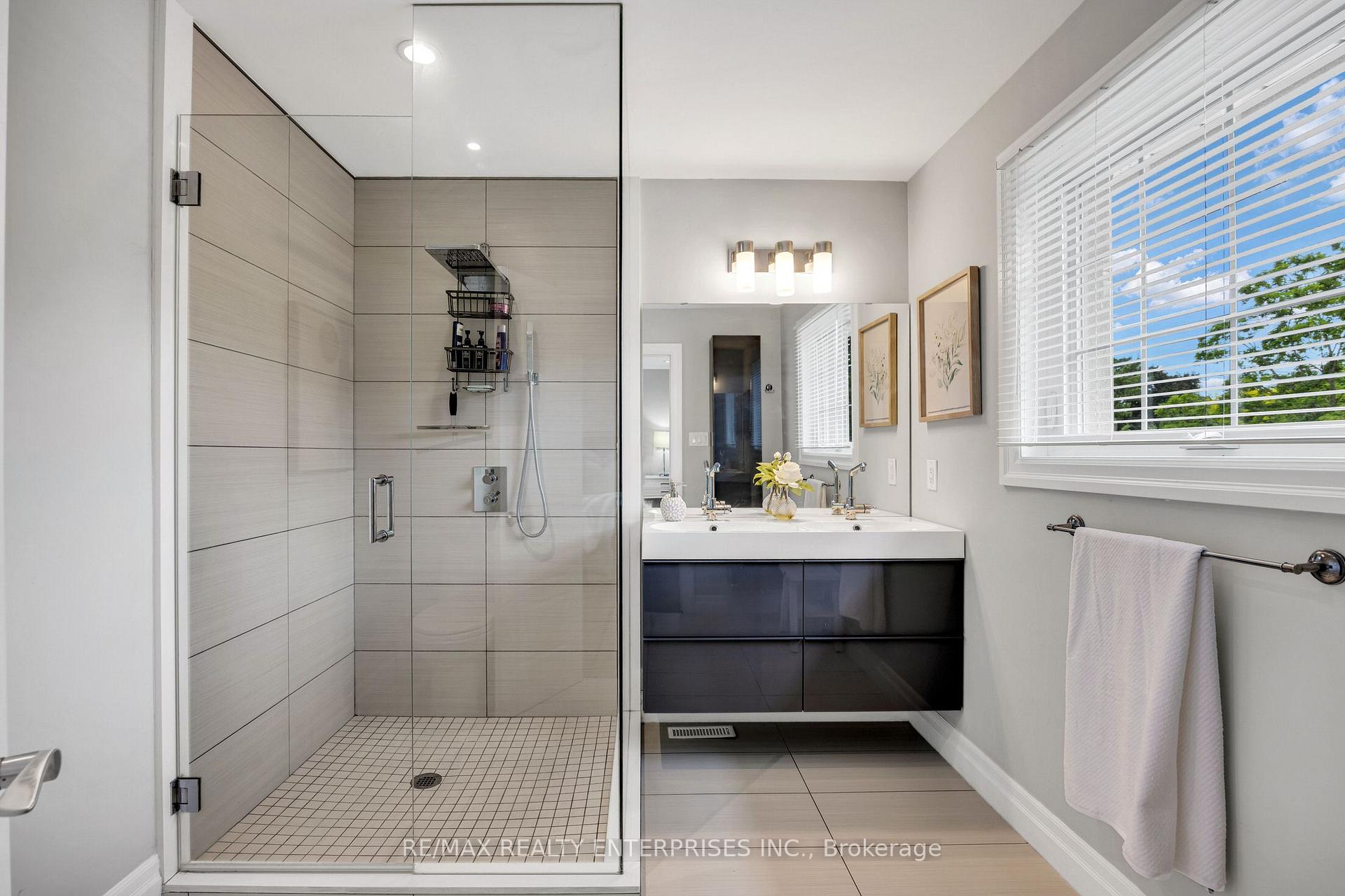Photo 23 of 1441 Petrie Way, Mississauga, Clarkson — HOMEH