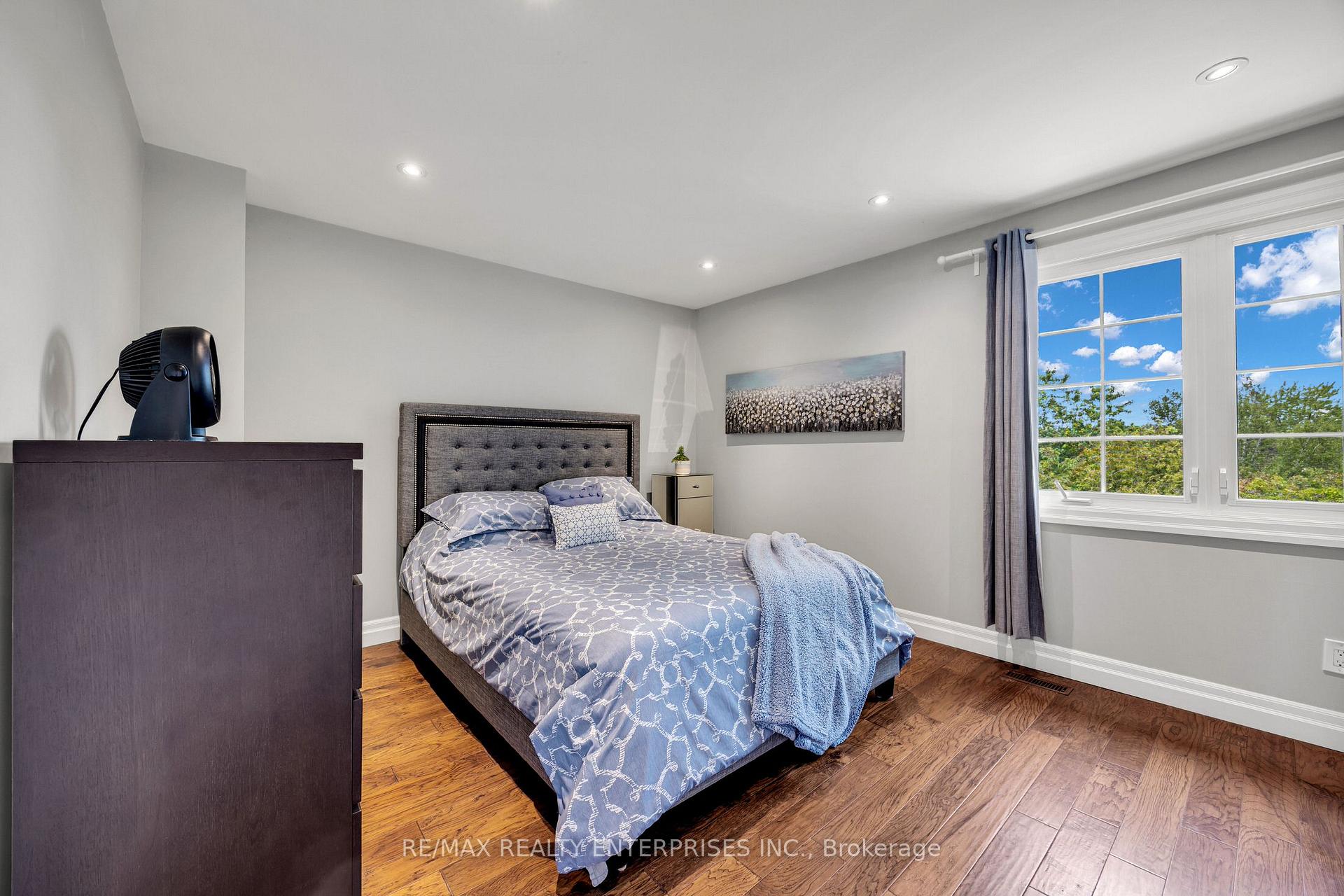 Photo 25 of 1441 Petrie Way, Mississauga, Clarkson — HOMEH