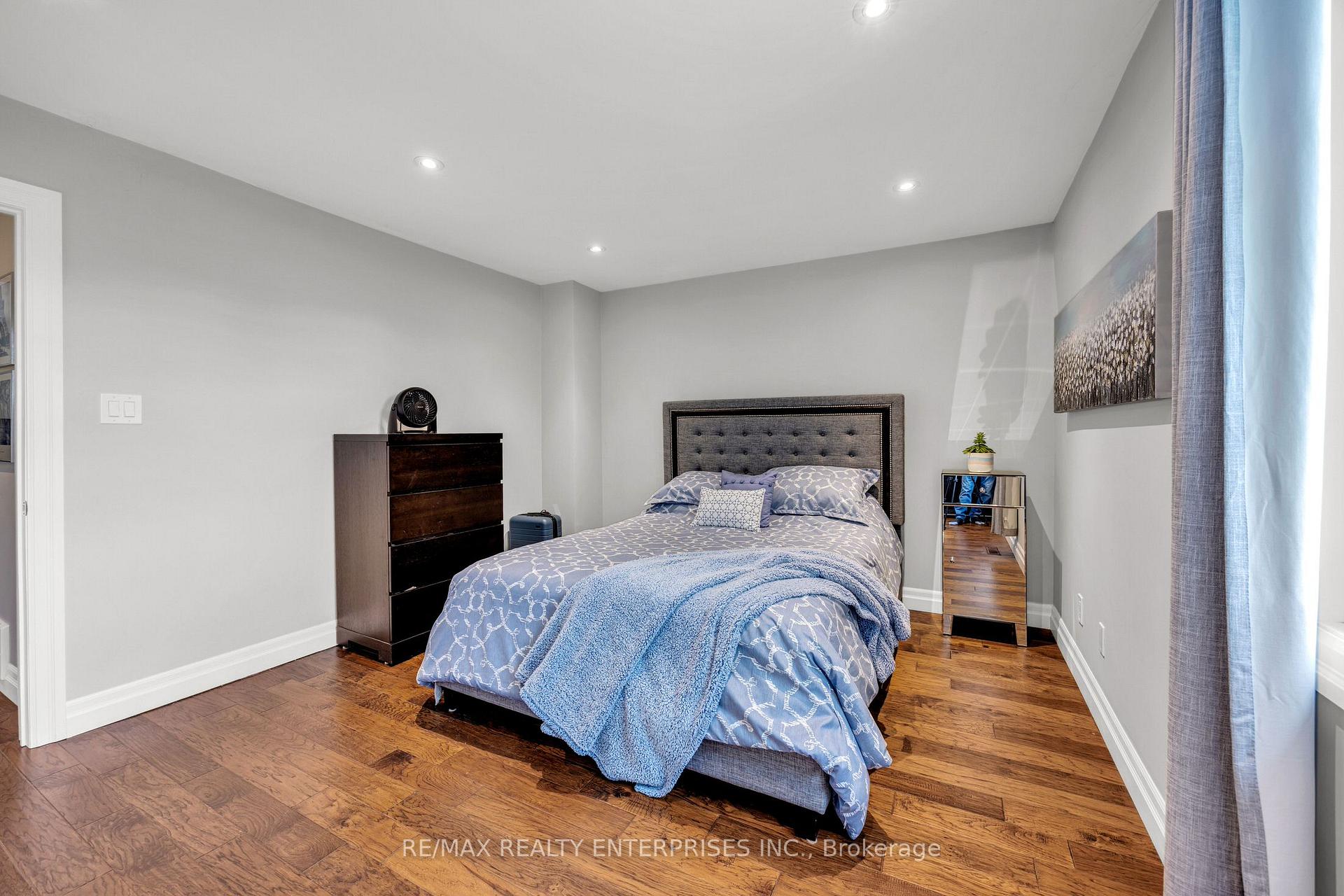 Photo 26 of 1441 Petrie Way, Mississauga, Clarkson — HOMEH