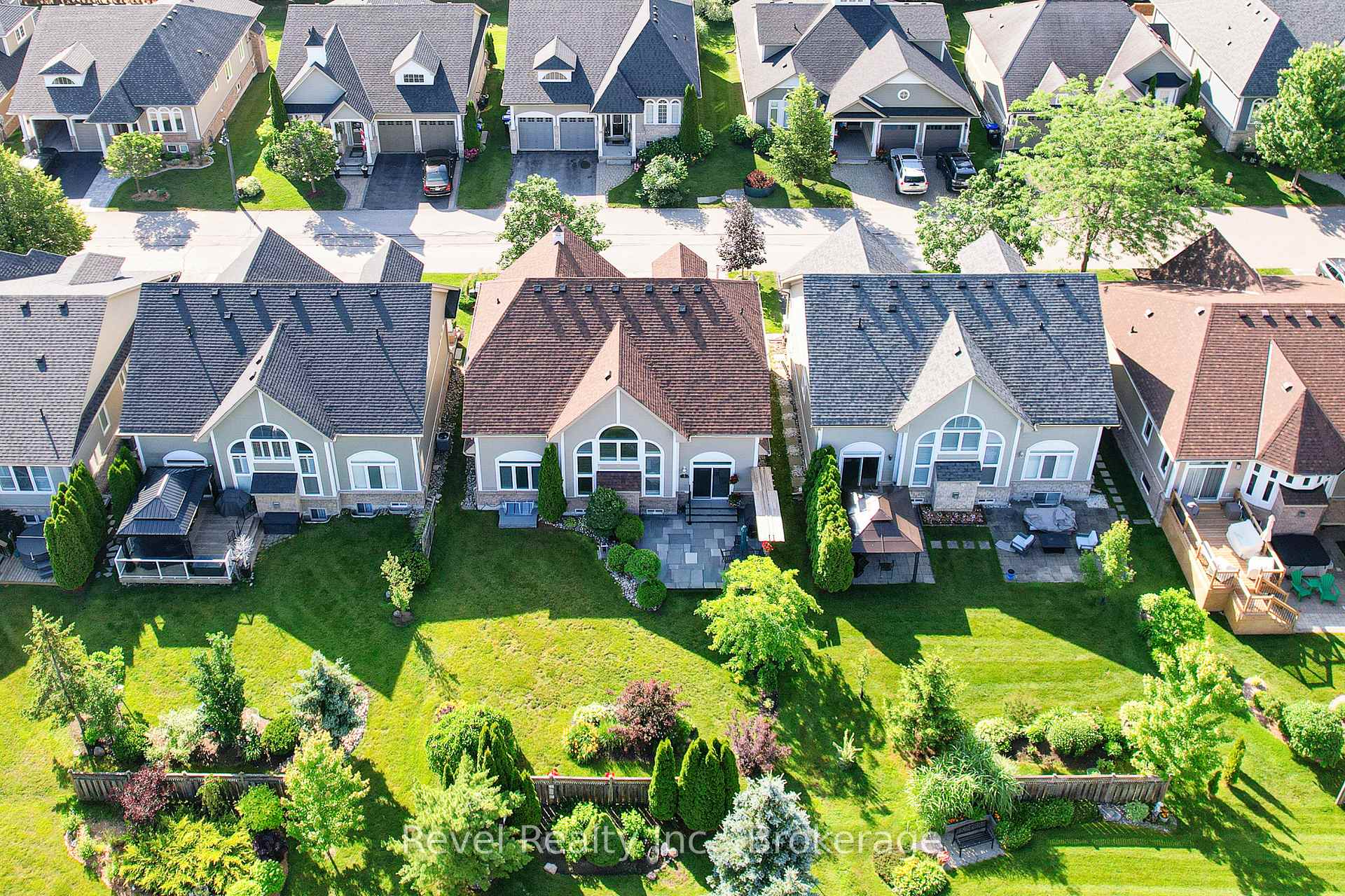 Photo 3 of 20 Marine View Drive, Collingwood — HOMEH