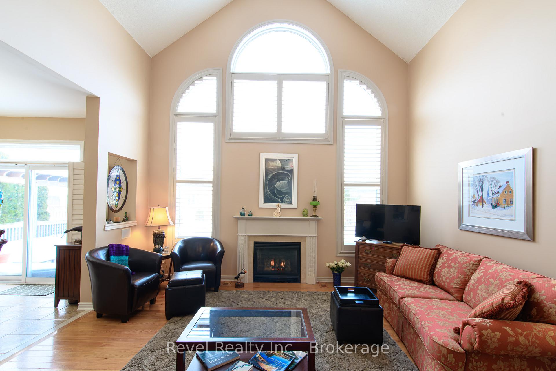 Photo 4 of 20 Marine View Drive, Collingwood — HOMEH
