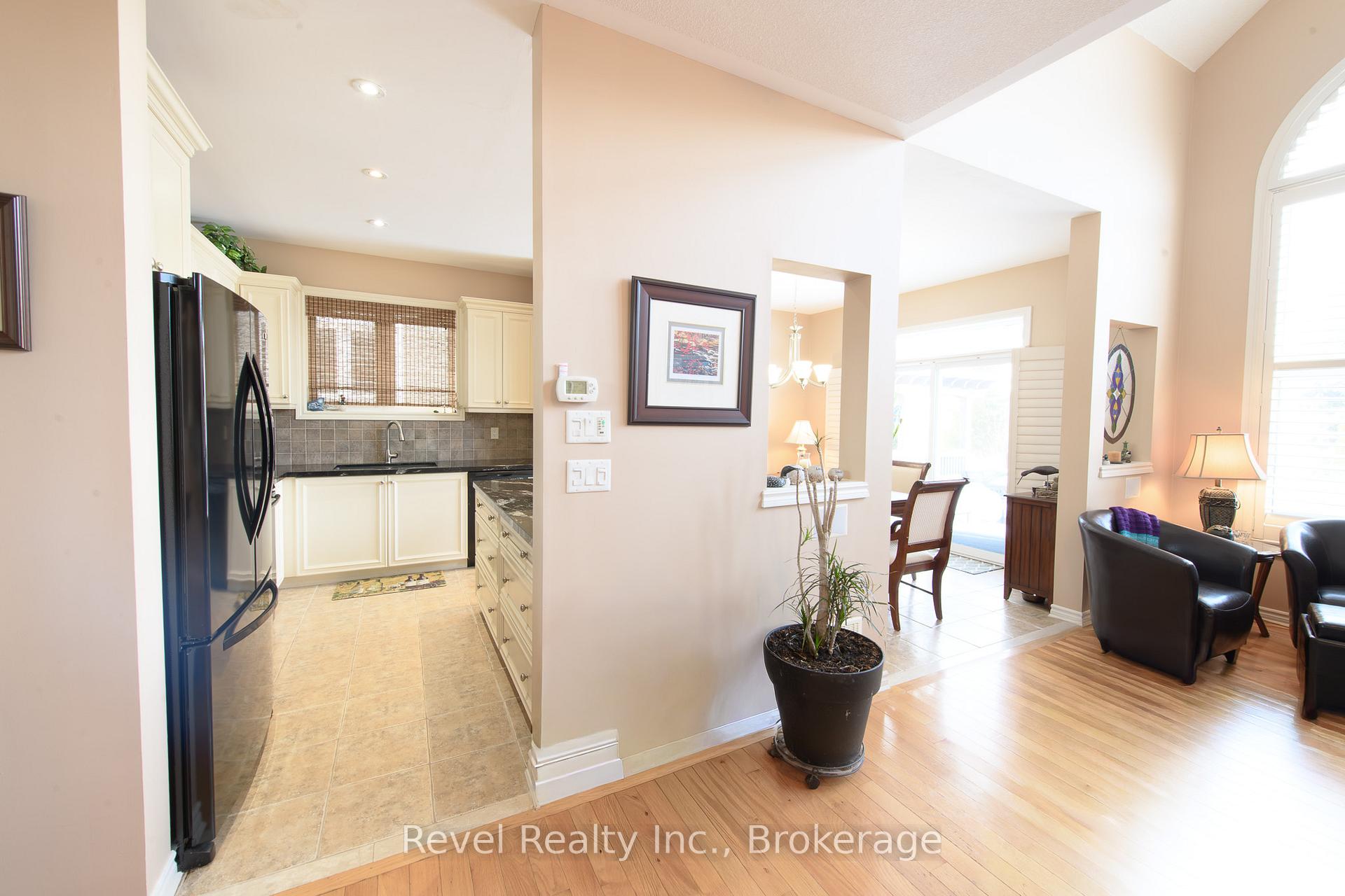Photo 8 of 20 Marine View Drive, Collingwood — HOMEH