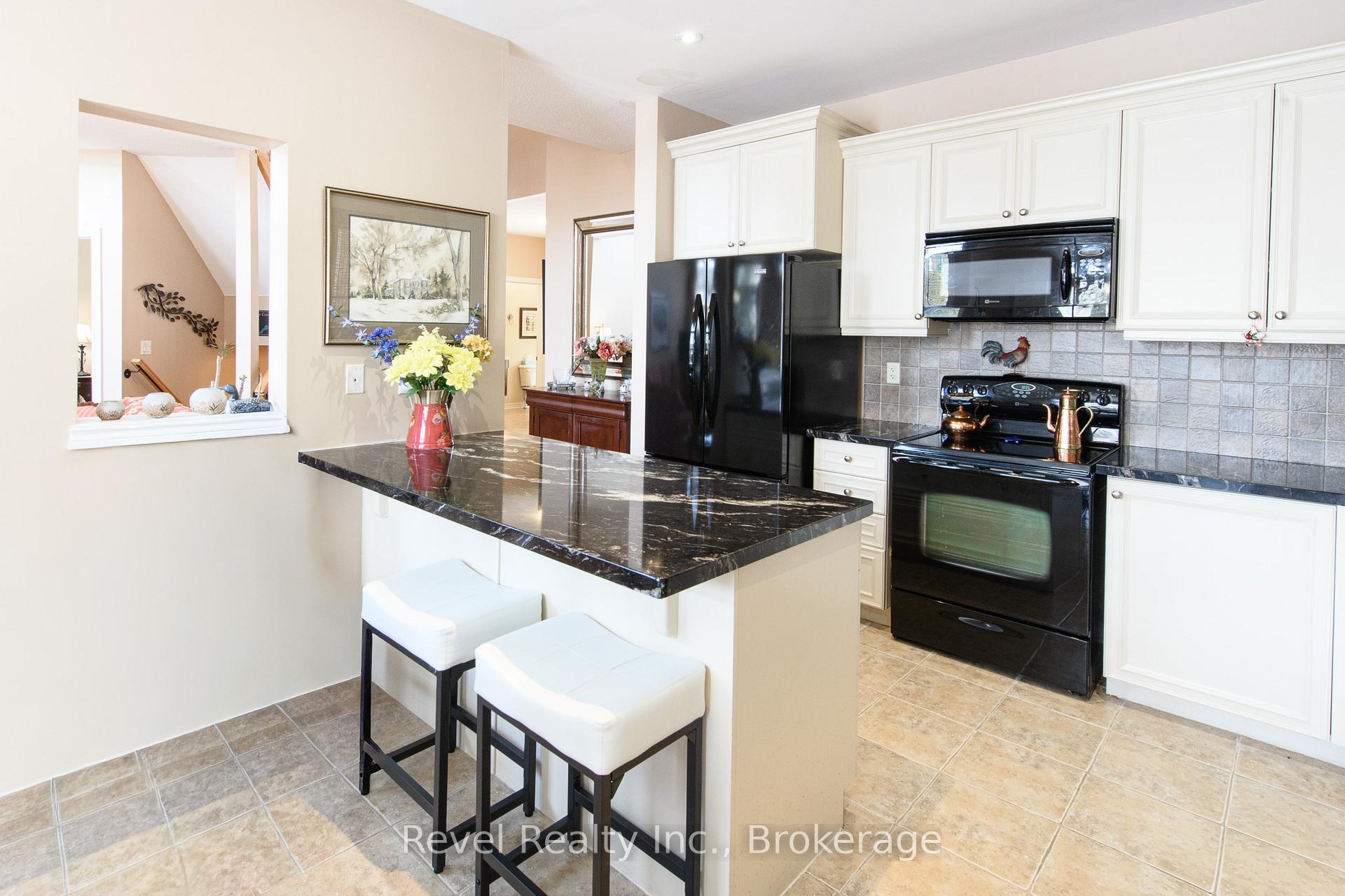 Photo 10 of 20 Marine View Drive, Collingwood — HOMEH
