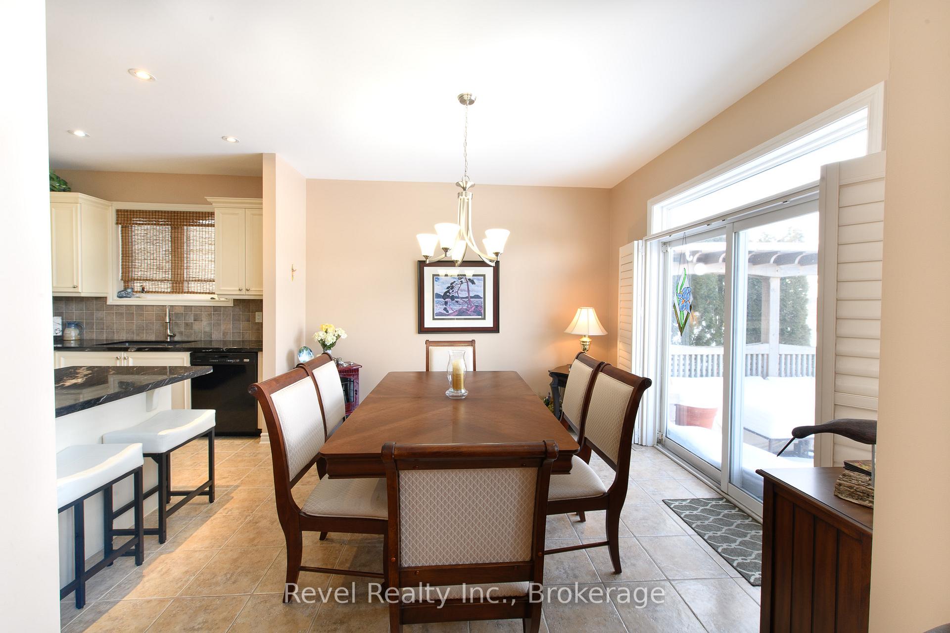 Photo 11 of 20 Marine View Drive, Collingwood — HOMEH
