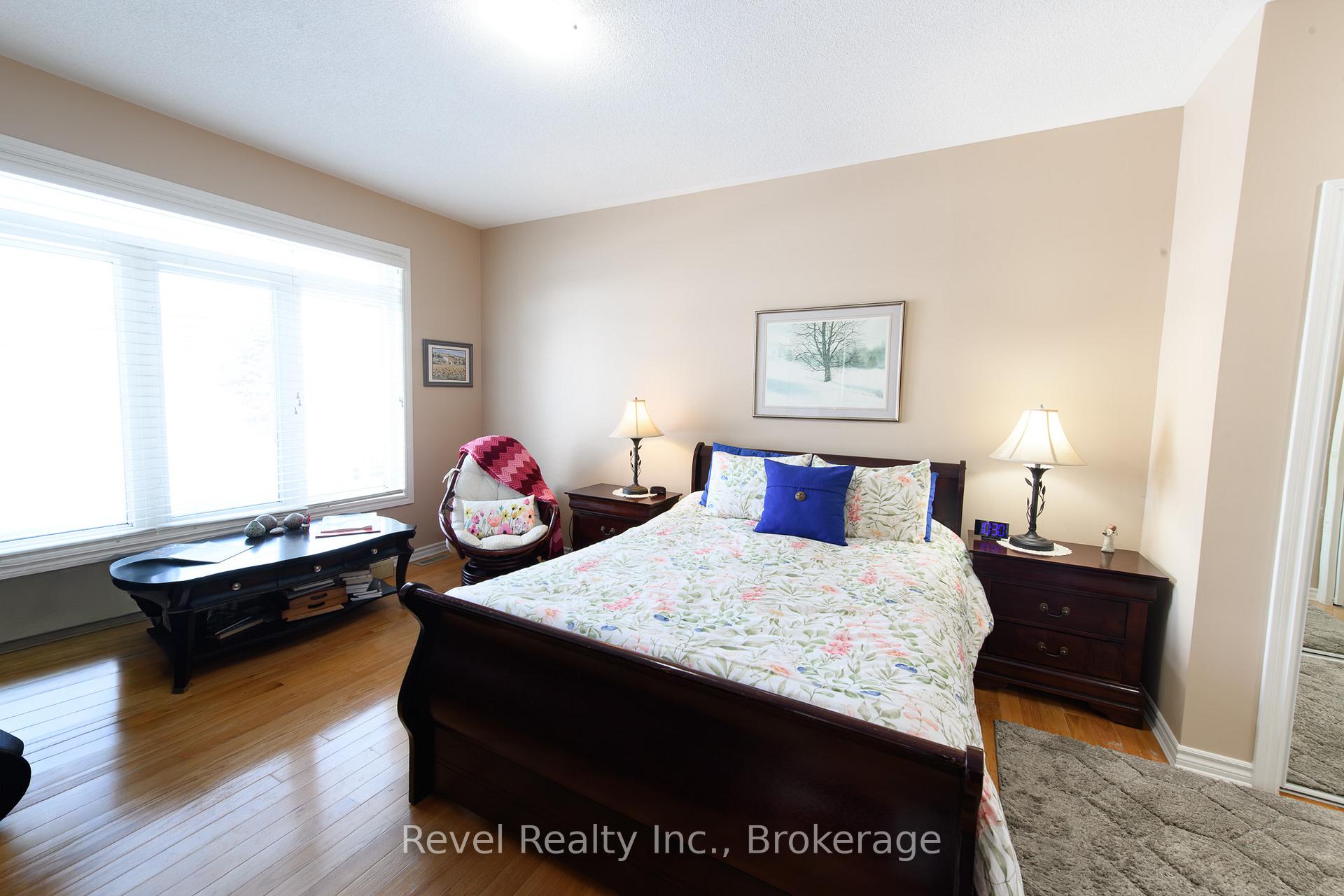 Photo 12 of 20 Marine View Drive, Collingwood — HOMEH