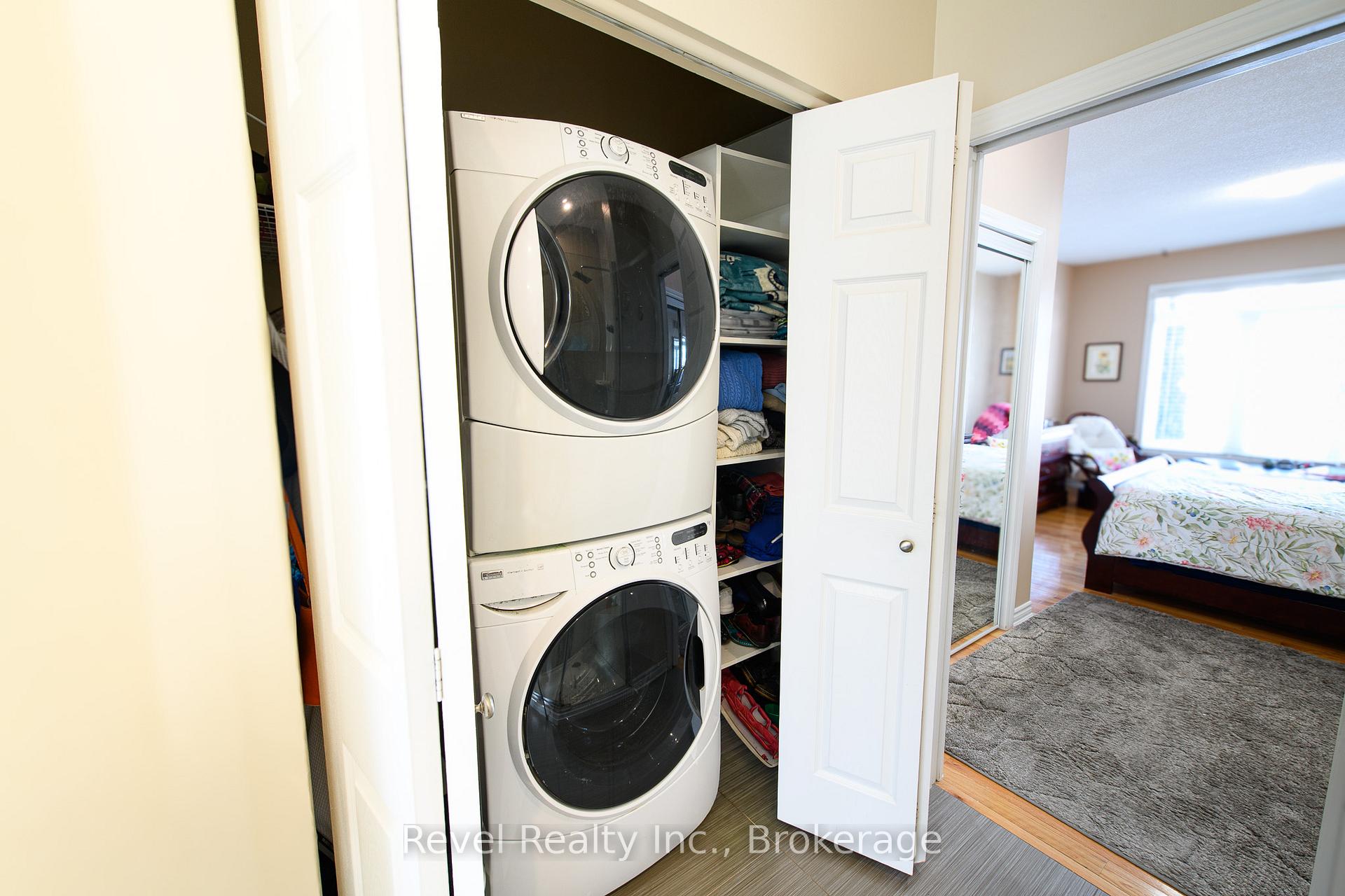 Photo 16 of 20 Marine View Drive, Collingwood — HOMEH