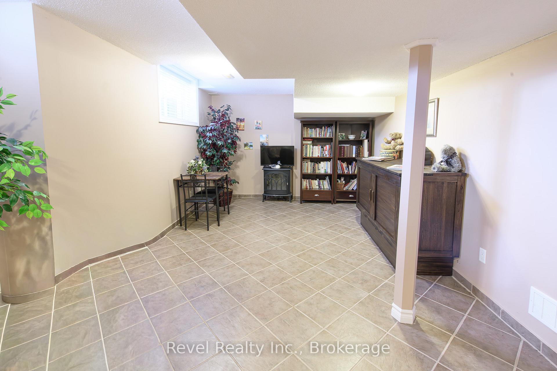 Photo 24 of 20 Marine View Drive, Collingwood — HOMEH