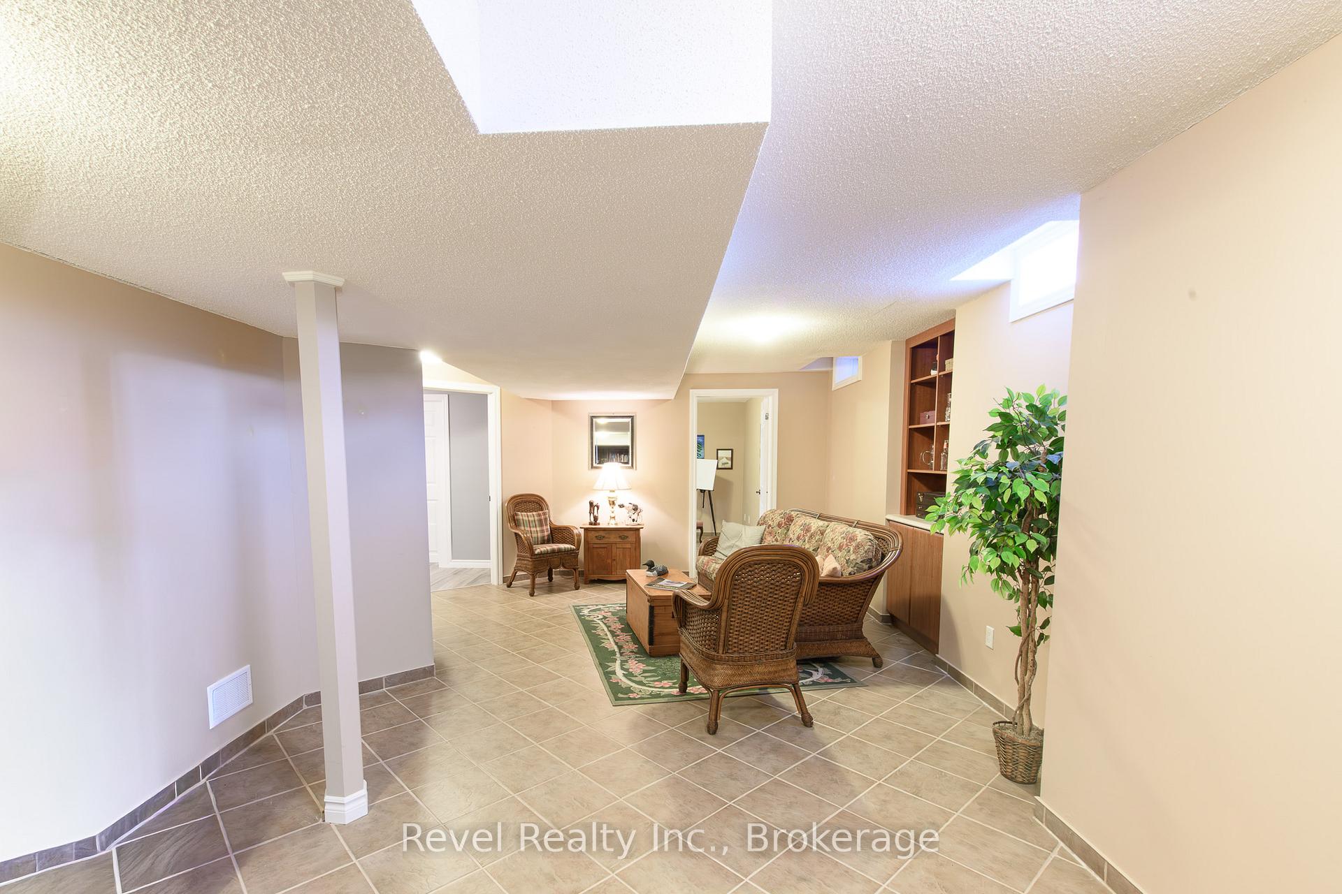 Photo 25 of 20 Marine View Drive, Collingwood — HOMEH