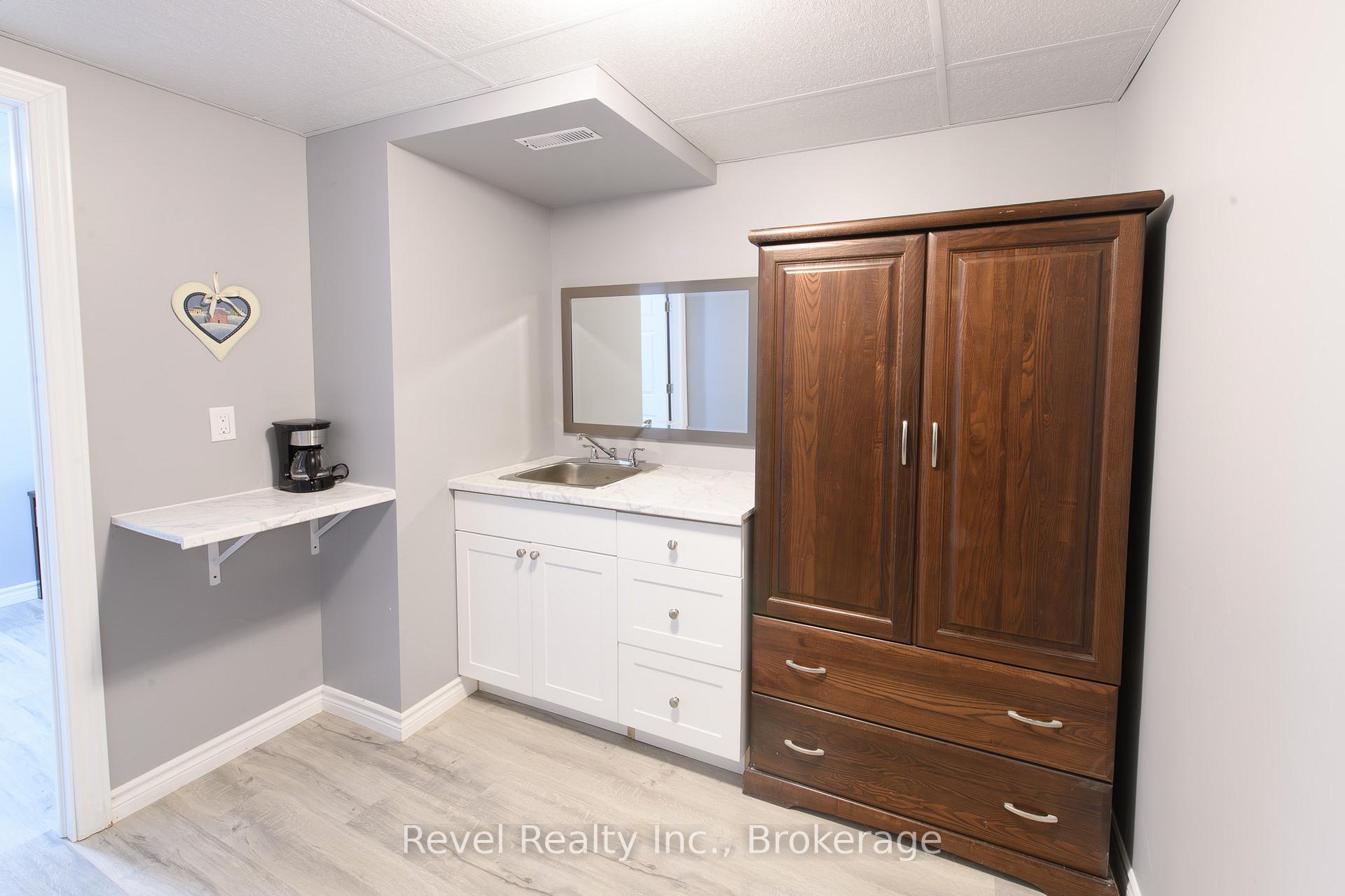 Photo 28 of 20 Marine View Drive, Collingwood — HOMEH