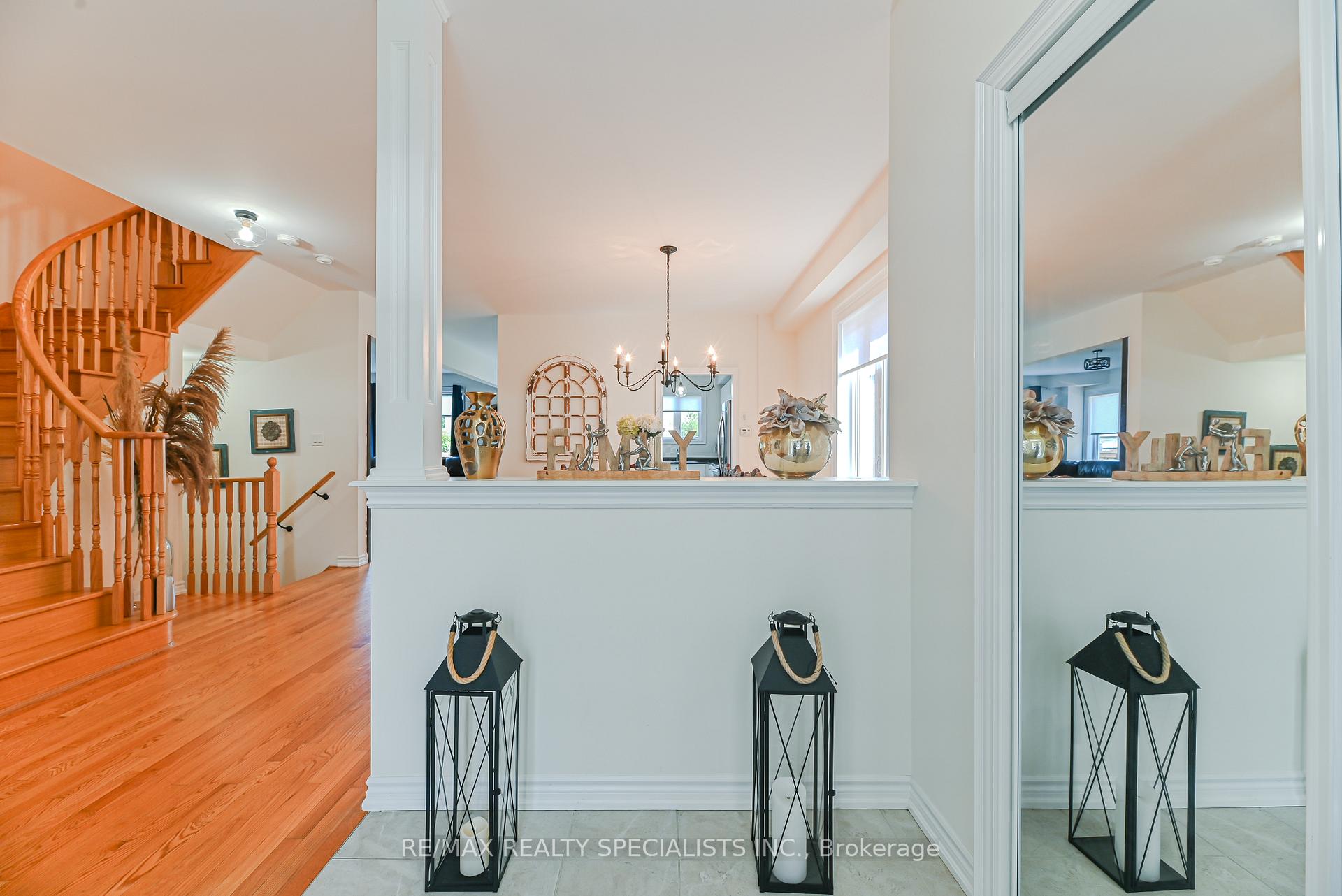 Photo 5 of 9 Academy Avenue, Wasaga Beach — HOMEH