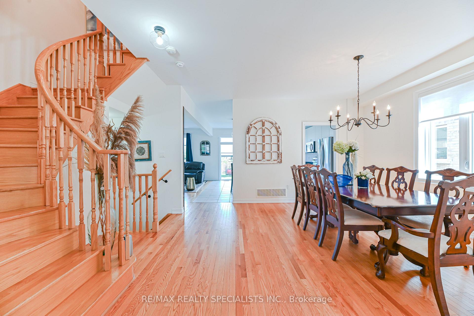 Photo 6 of 9 Academy Avenue, Wasaga Beach — HOMEH