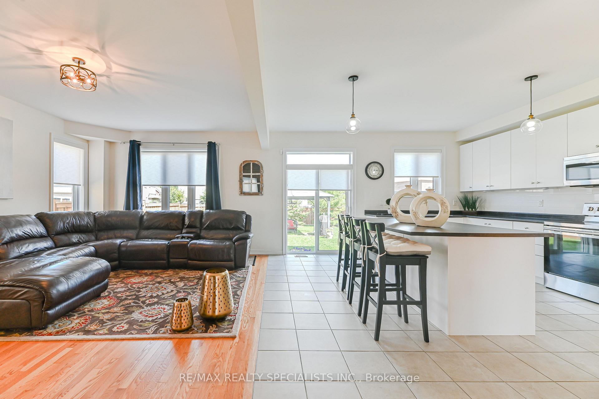 Photo 9 of 9 Academy Avenue, Wasaga Beach — HOMEH