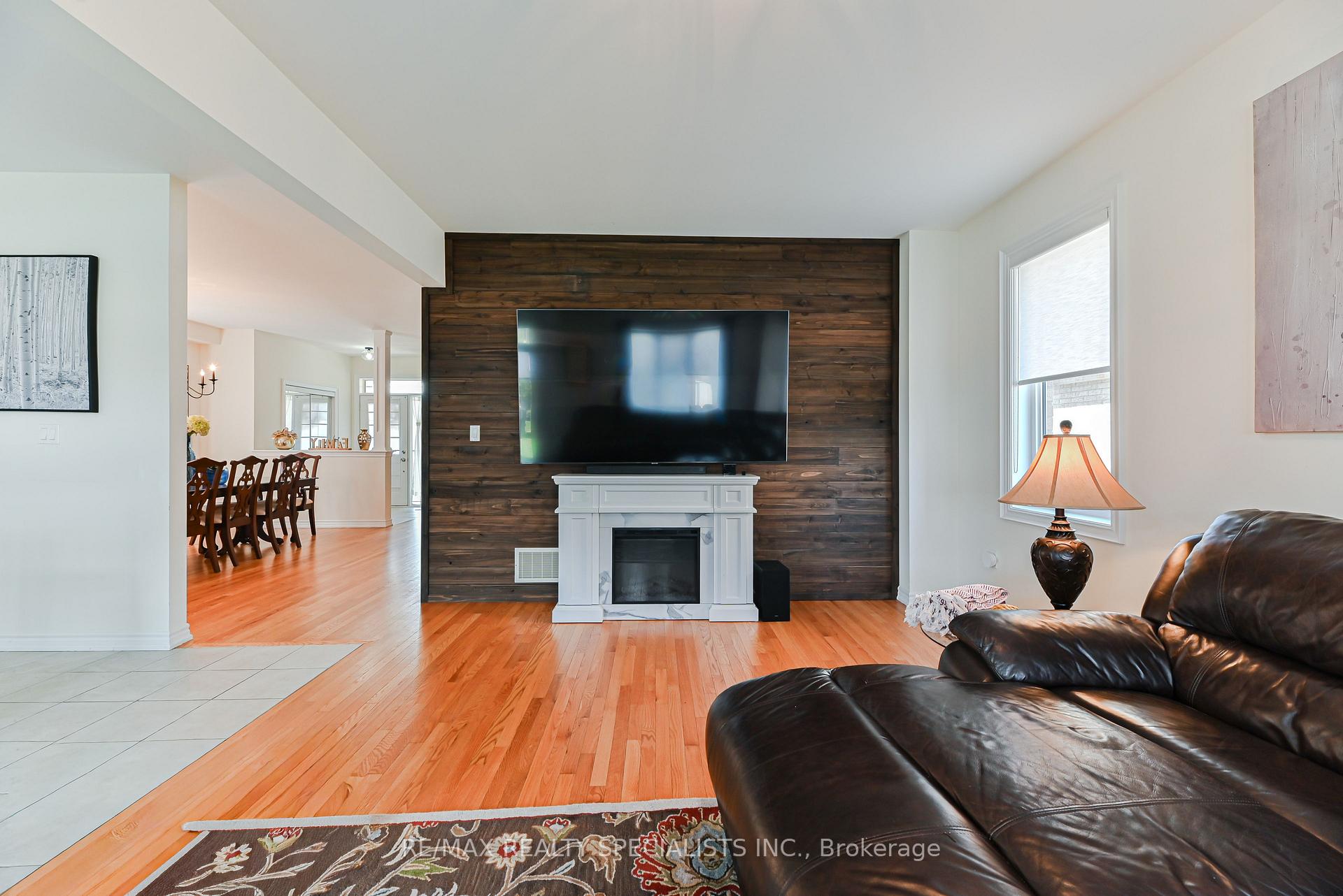Photo 12 of 9 Academy Avenue, Wasaga Beach — HOMEH