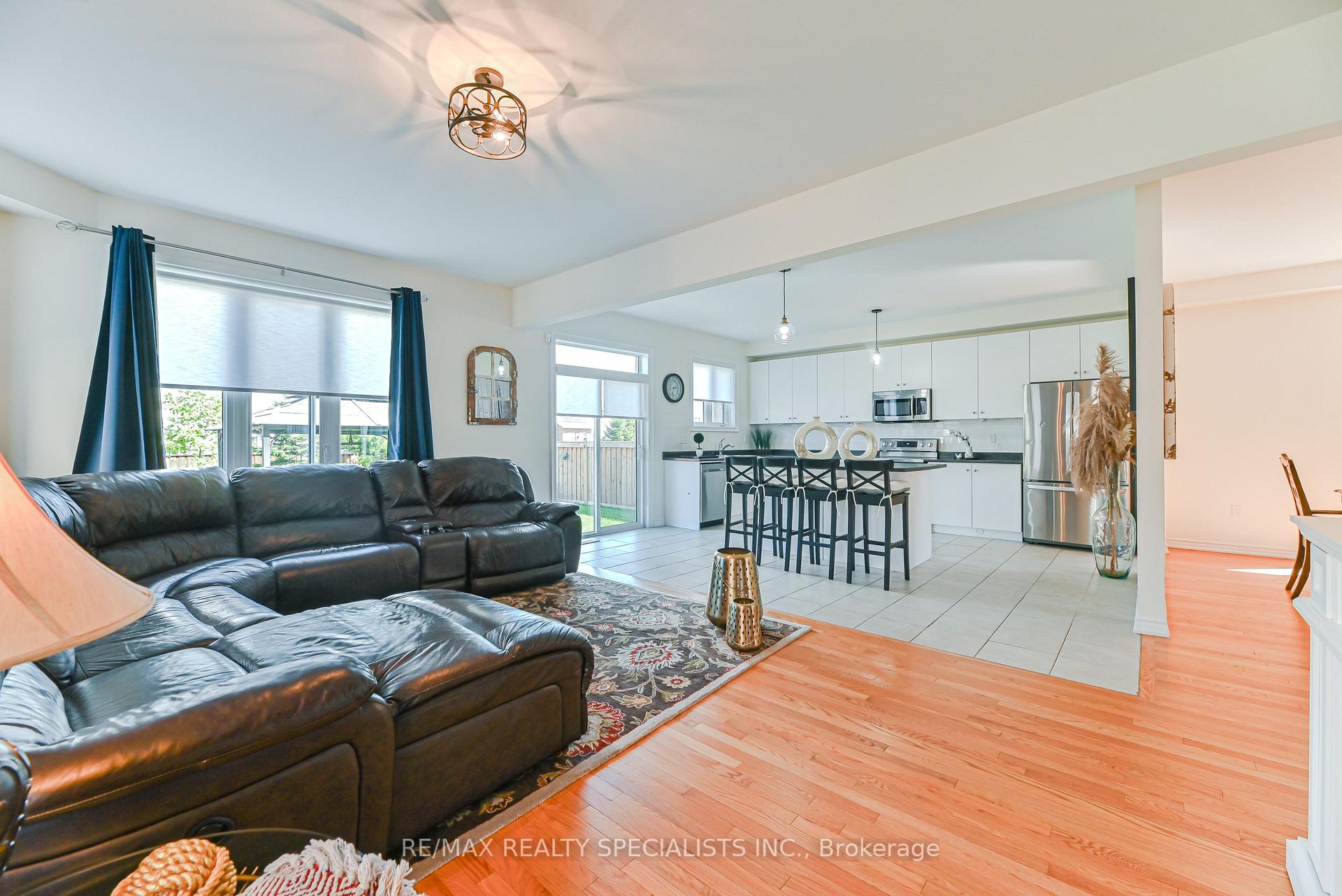Photo 14 of 9 Academy Avenue, Wasaga Beach — HOMEH