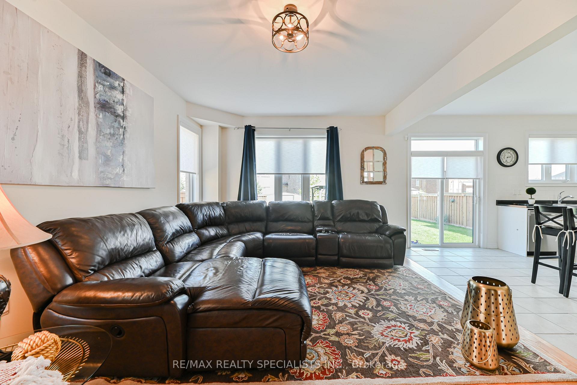 Photo 15 of 9 Academy Avenue, Wasaga Beach — HOMEH
