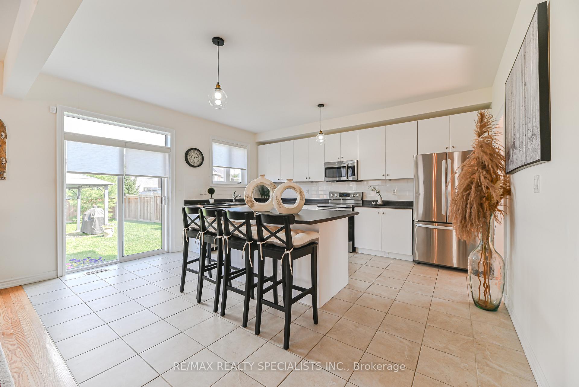 Photo 16 of 9 Academy Avenue, Wasaga Beach — HOMEH
