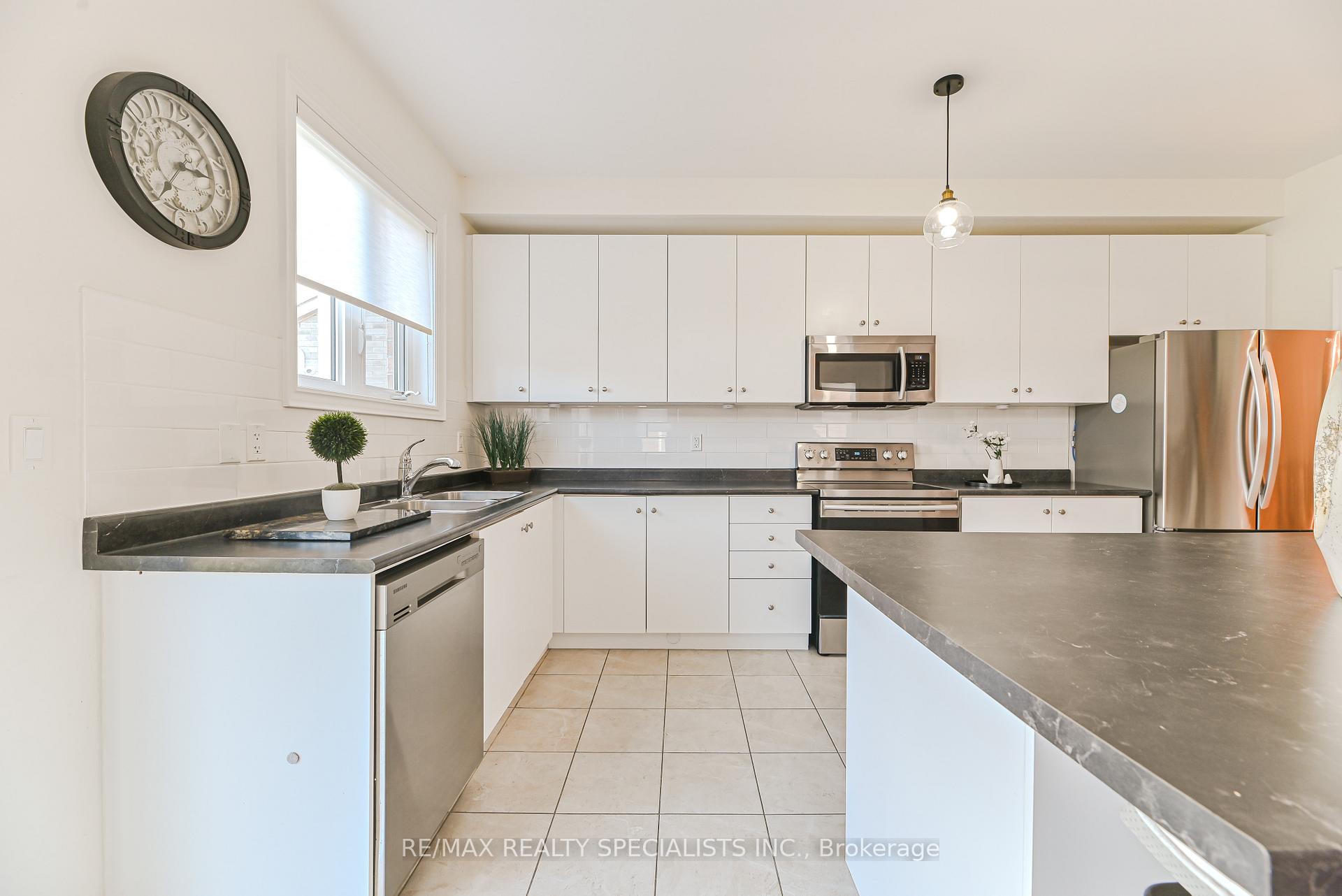 Photo 18 of 9 Academy Avenue, Wasaga Beach — HOMEH