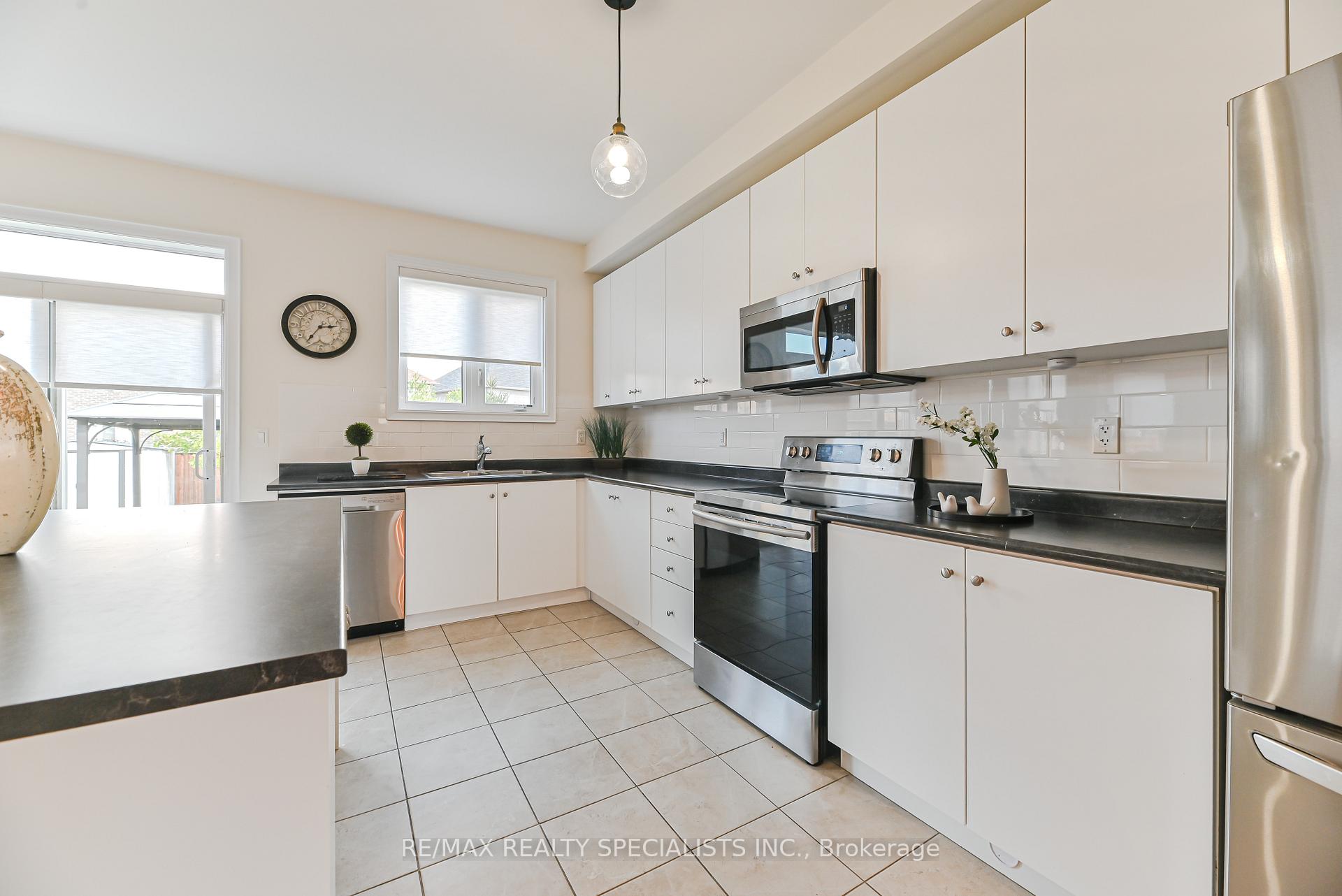 Photo 19 of 9 Academy Avenue, Wasaga Beach — HOMEH