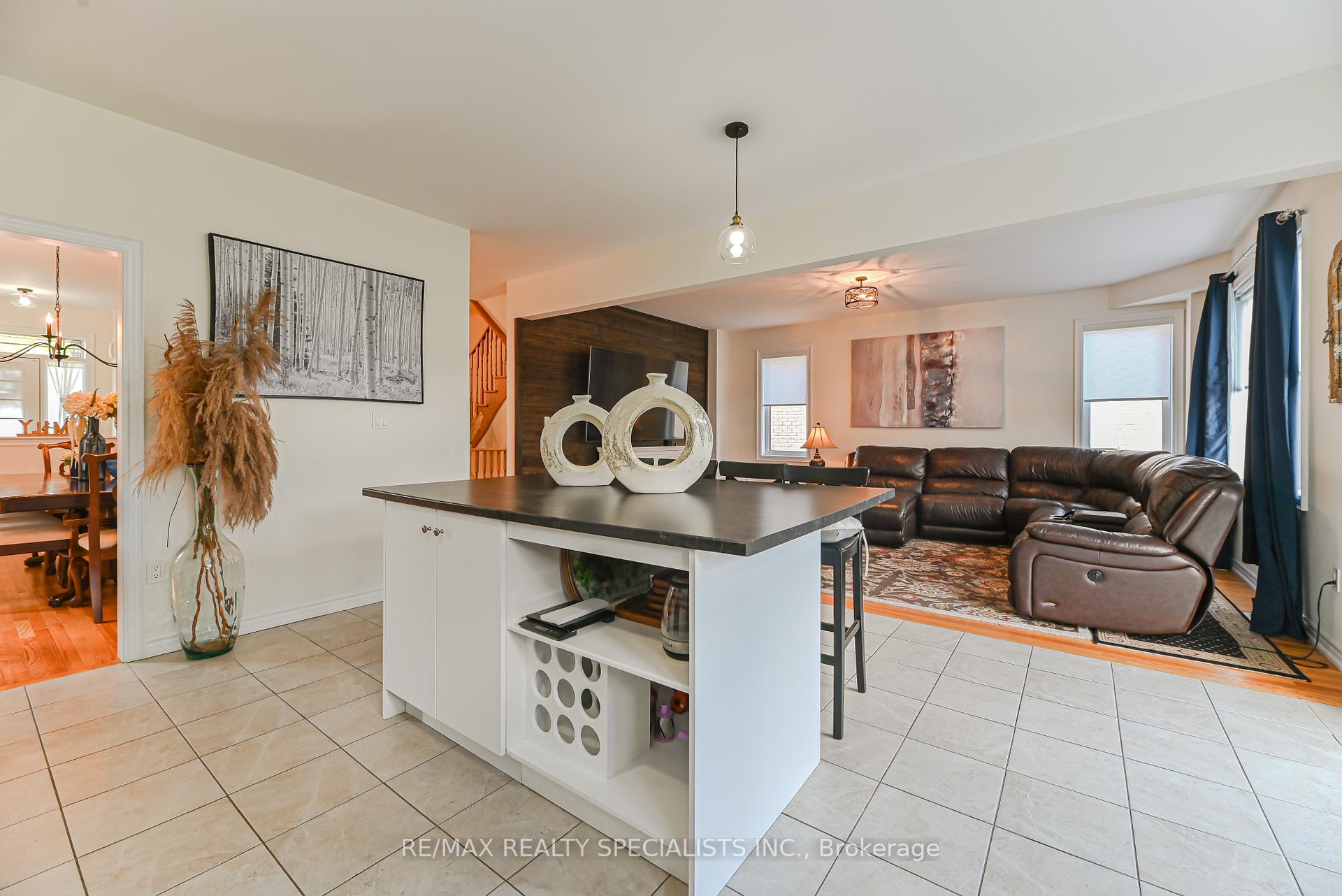 Photo 20 of 9 Academy Avenue, Wasaga Beach — HOMEH