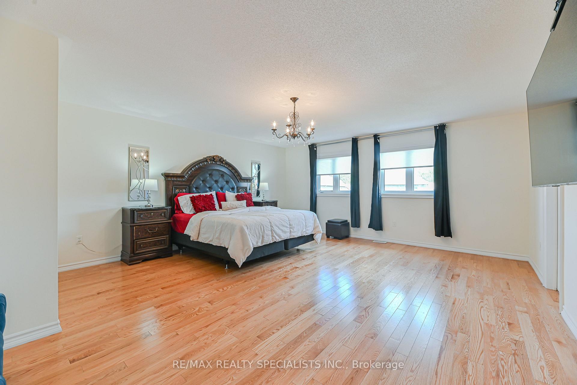 Photo 23 of 9 Academy Avenue, Wasaga Beach — HOMEH