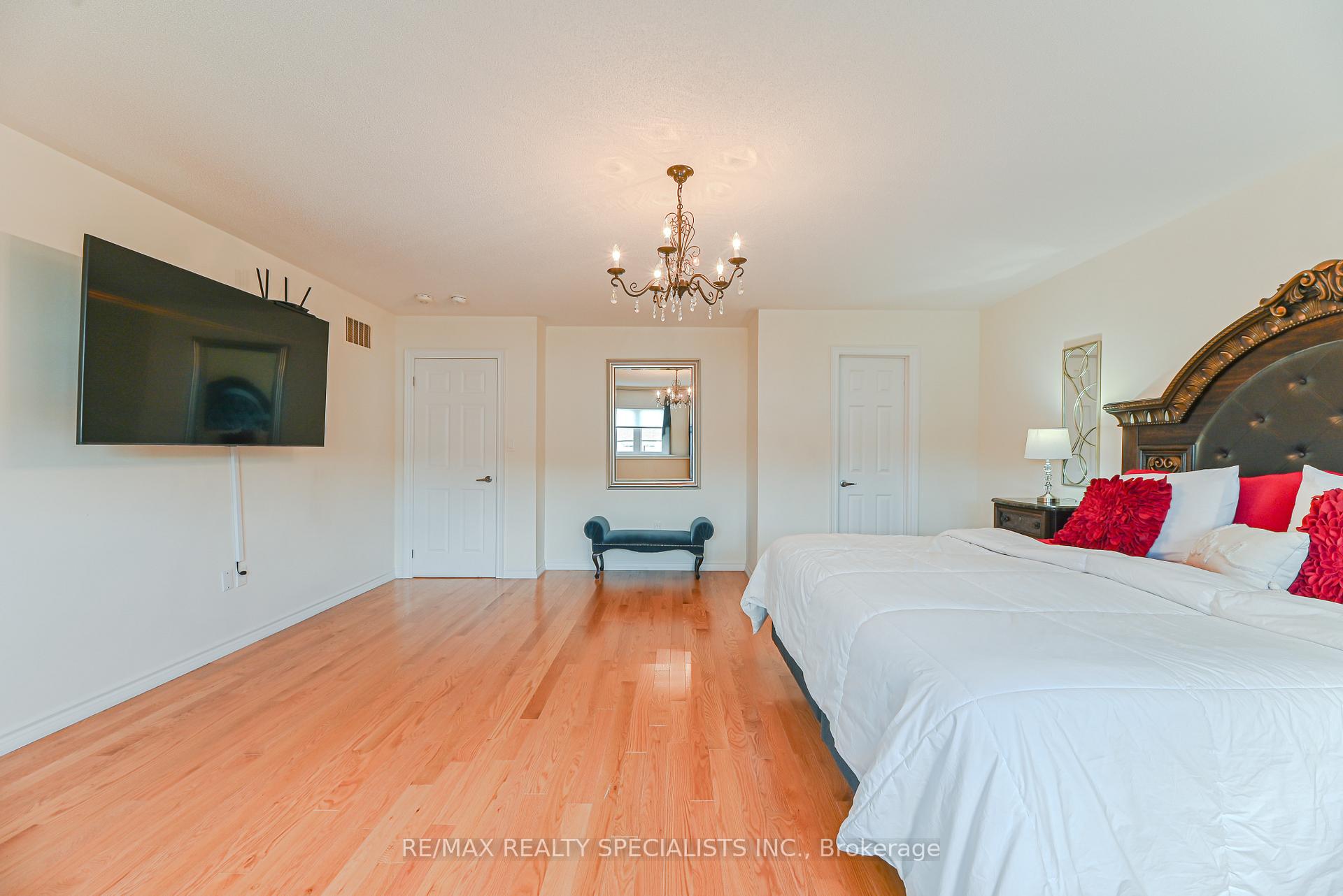 Photo 25 of 9 Academy Avenue, Wasaga Beach — HOMEH