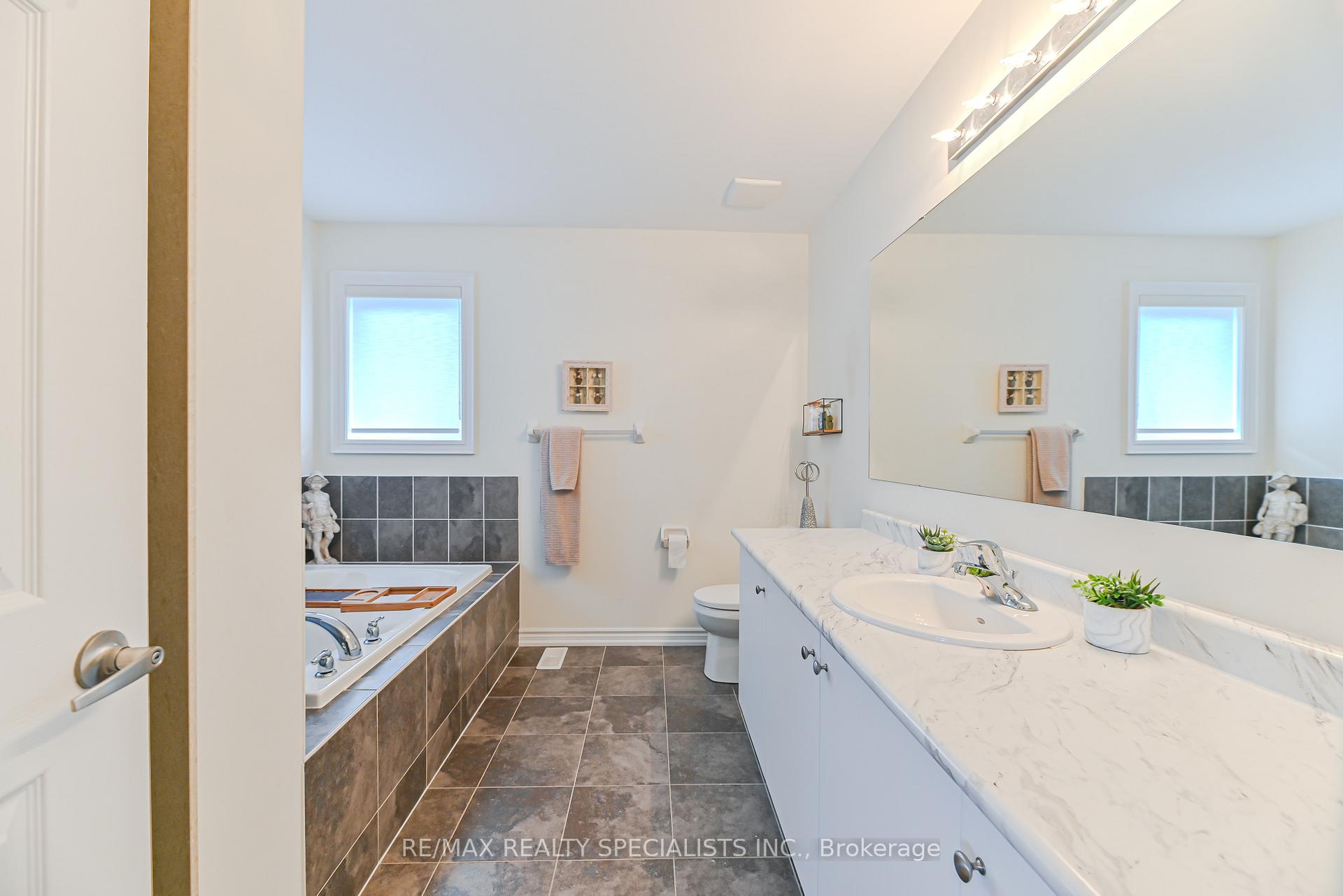 Photo 26 of 9 Academy Avenue, Wasaga Beach — HOMEH
