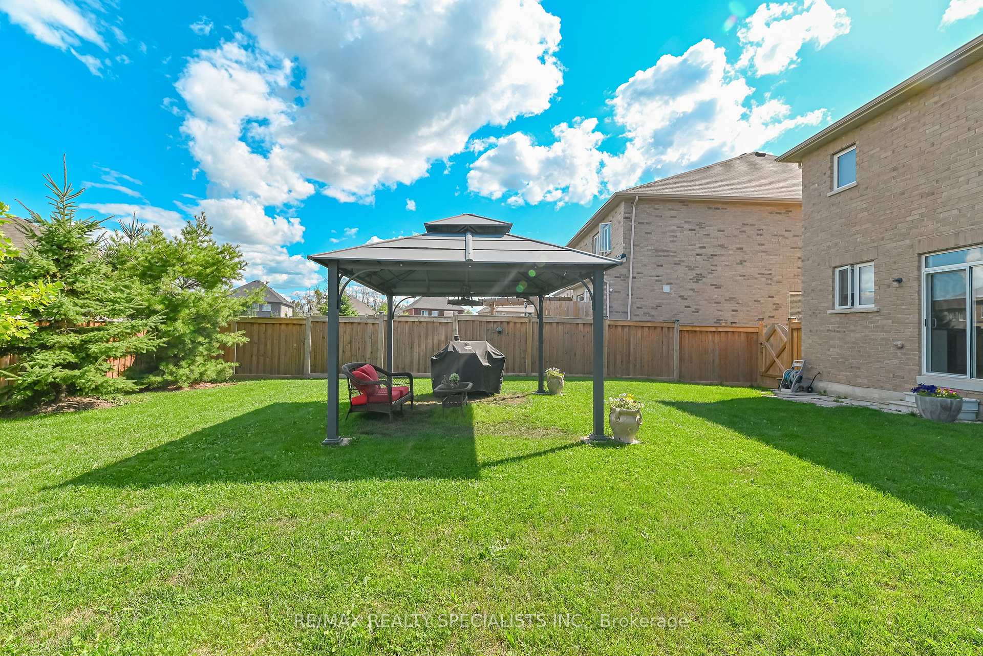 Photo 38 of 9 Academy Avenue, Wasaga Beach — HOMEH