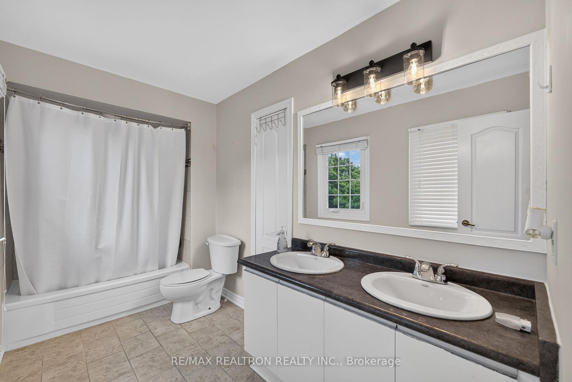 Photo 22 of 49 Meekings Drive, Ajax, Central West — HOMEH