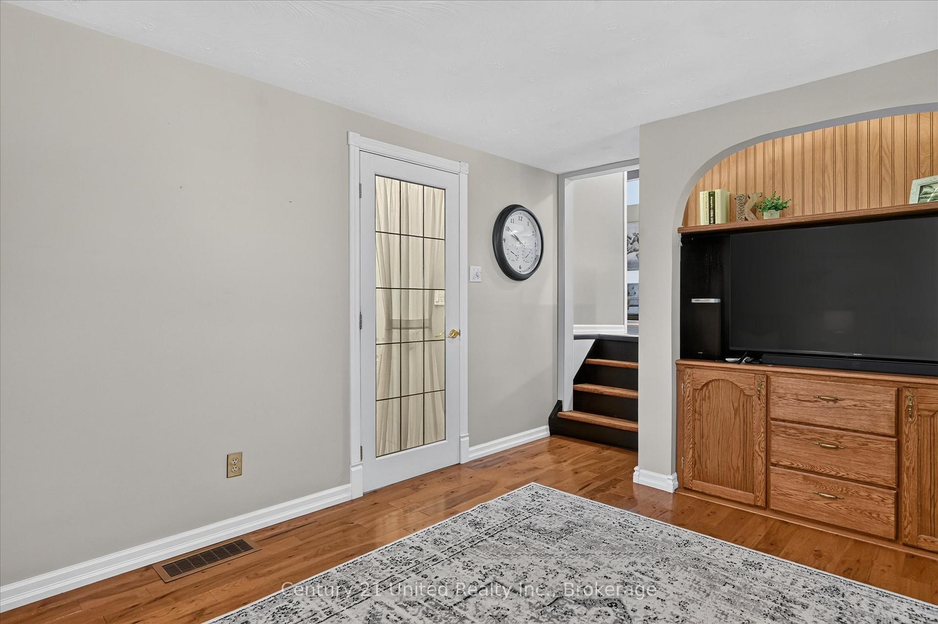 Photo 20 of 83 Nevin Avenue, Peterborough, Otonabee Ward 1 — HOMEH