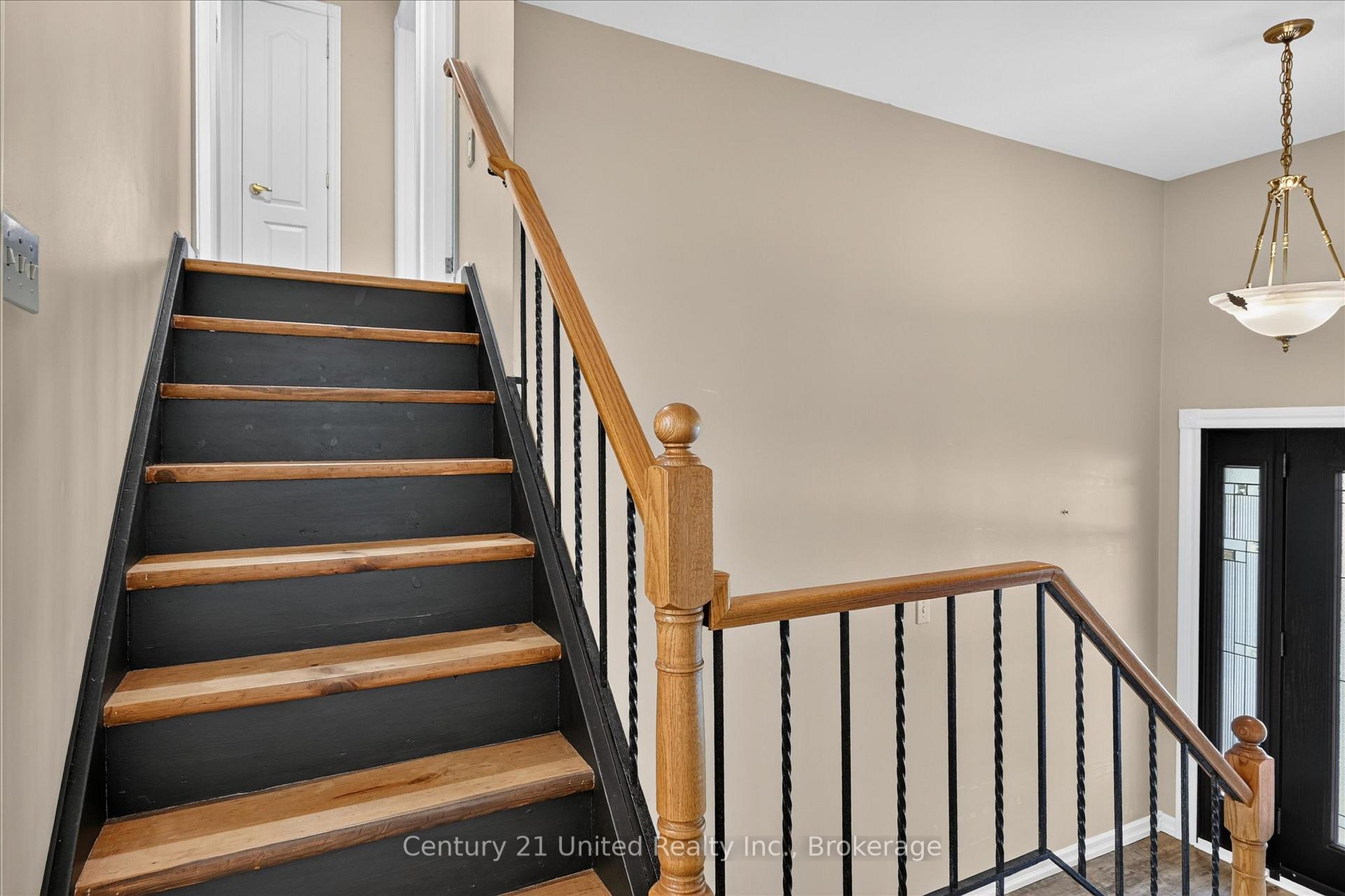 Photo 35 of 83 Nevin Avenue, Peterborough, Otonabee Ward 1 — HOMEH