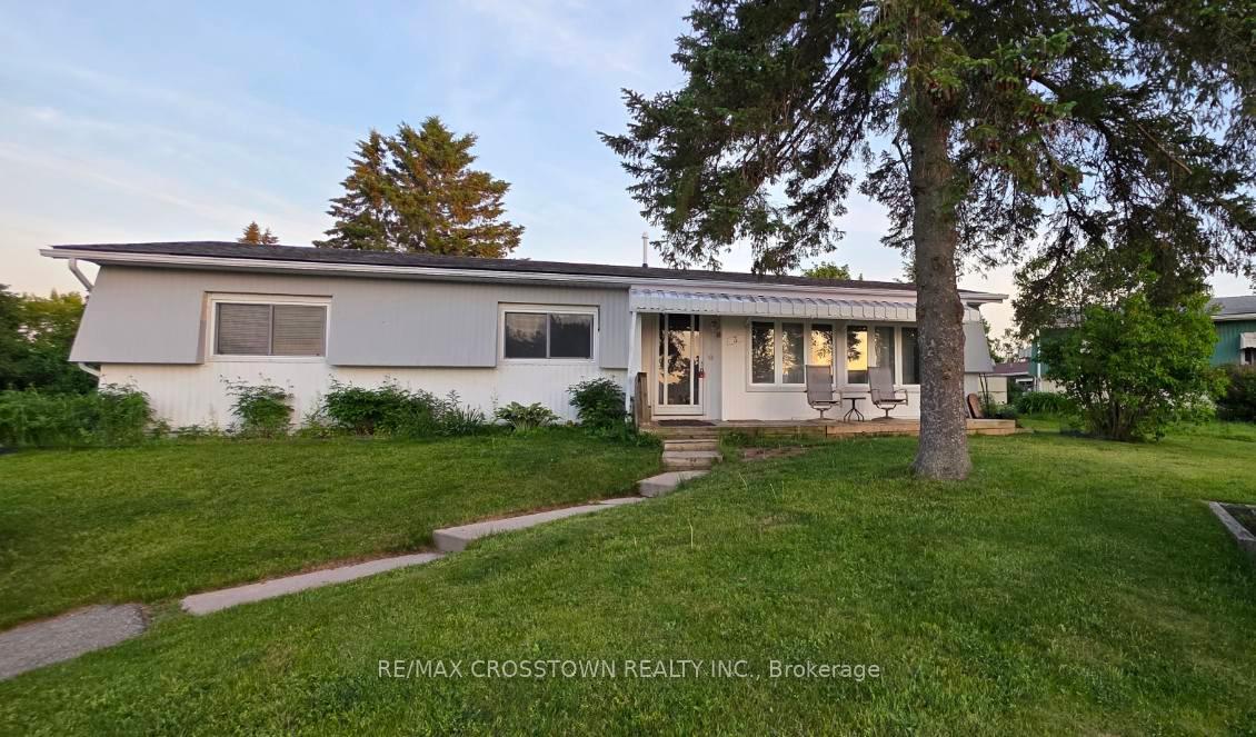 Photo 1 of 3 Fairbirch Court, Innisfil, Rural Innisfil — HOMEH