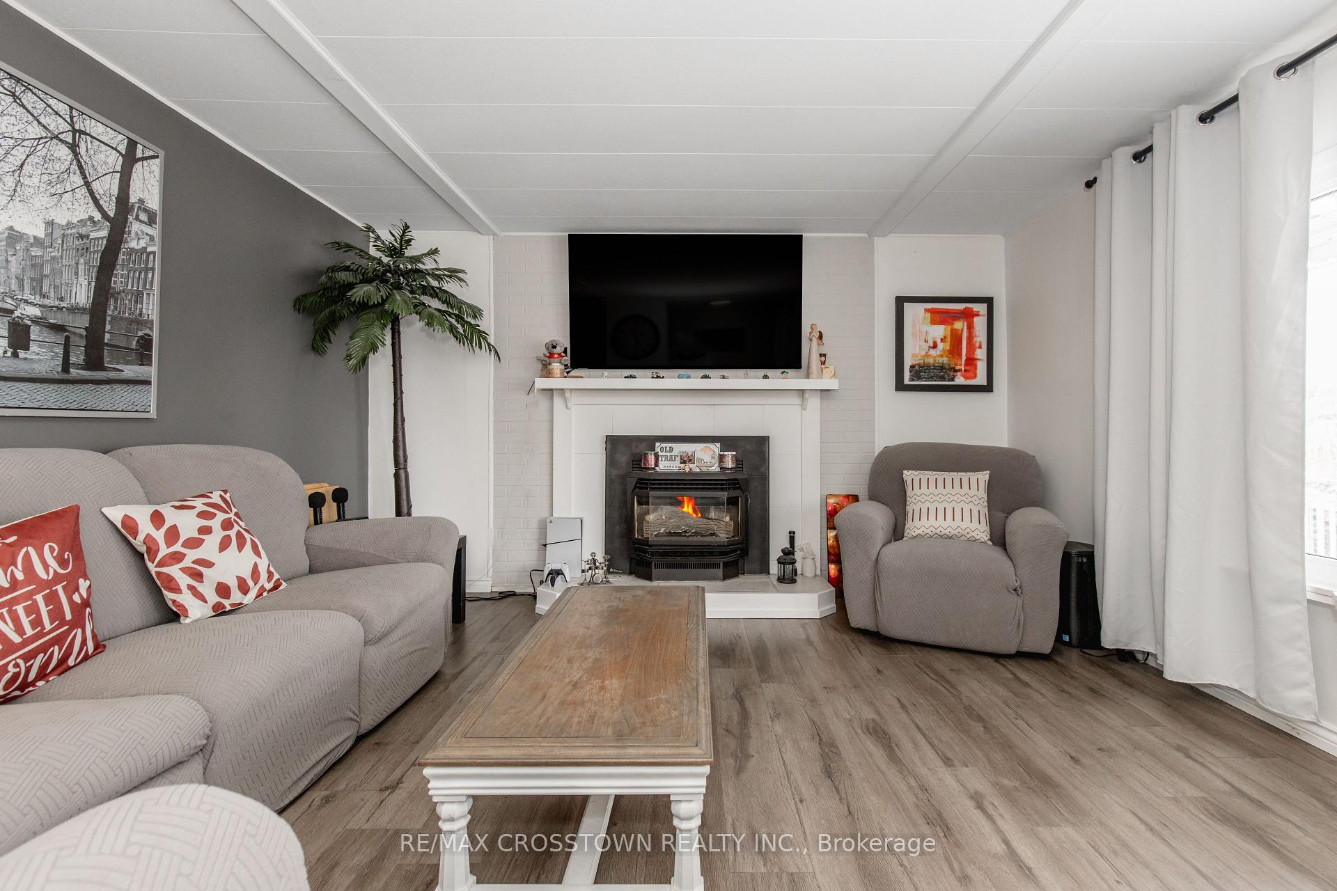 Photo 5 of 3 Fairbirch Court, Innisfil, Rural Innisfil — HOMEH