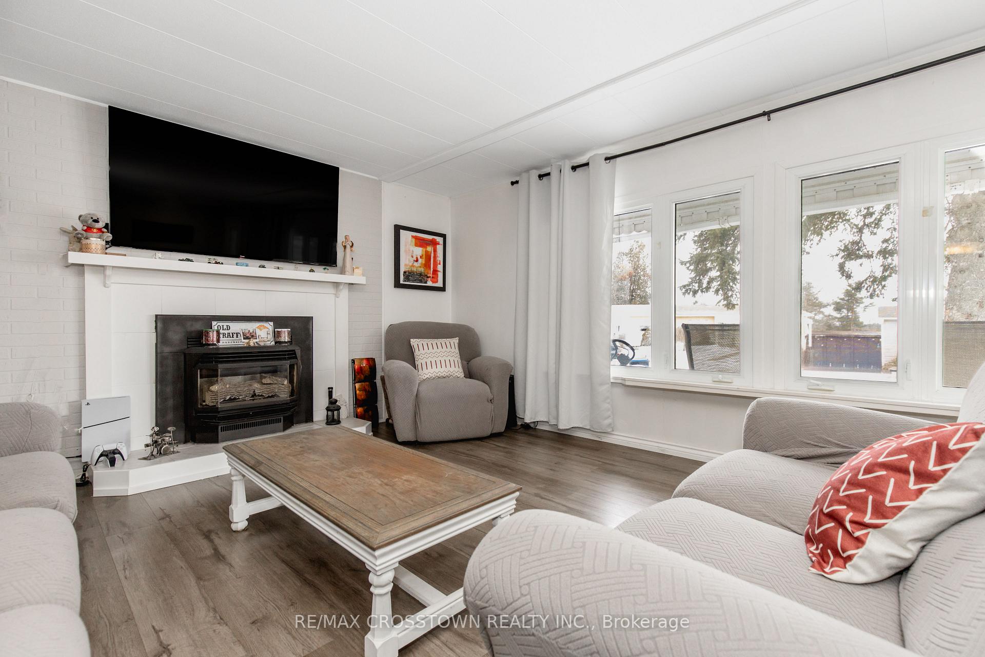Photo 8 of 3 Fairbirch Court, Innisfil, Rural Innisfil — HOMEH