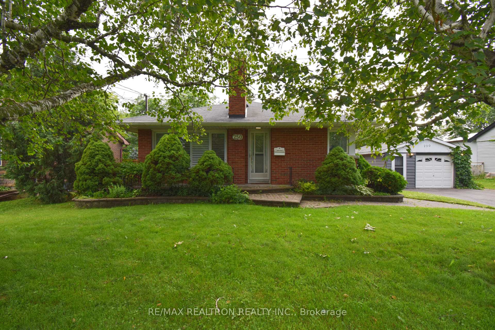 Photo 2 of 250 Meadow Road, Whitby, Blue Grass Meadows — HOMEH