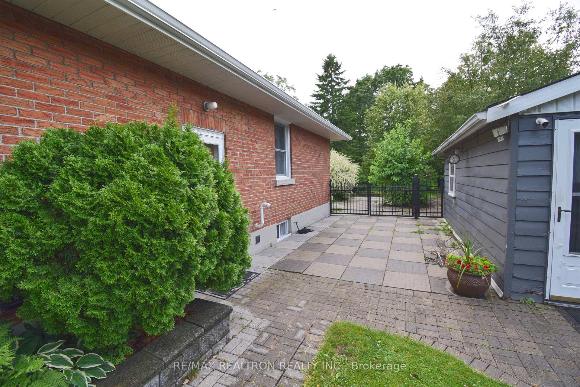 Photo 5 of 250 Meadow Road, Whitby, Blue Grass Meadows — HOMEH