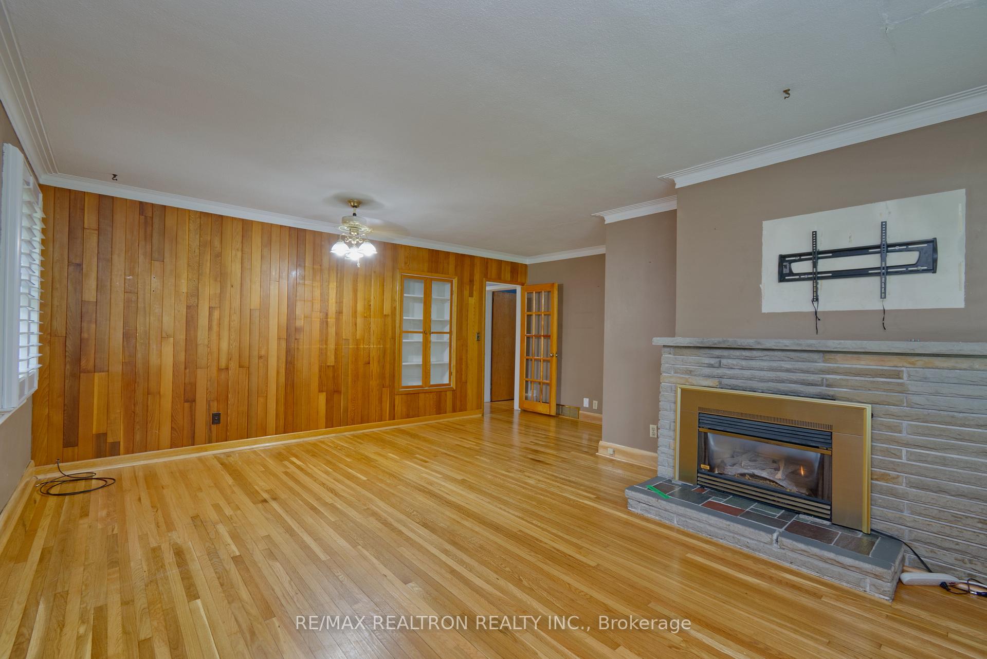 Photo 7 of 250 Meadow Road, Whitby, Blue Grass Meadows — HOMEH