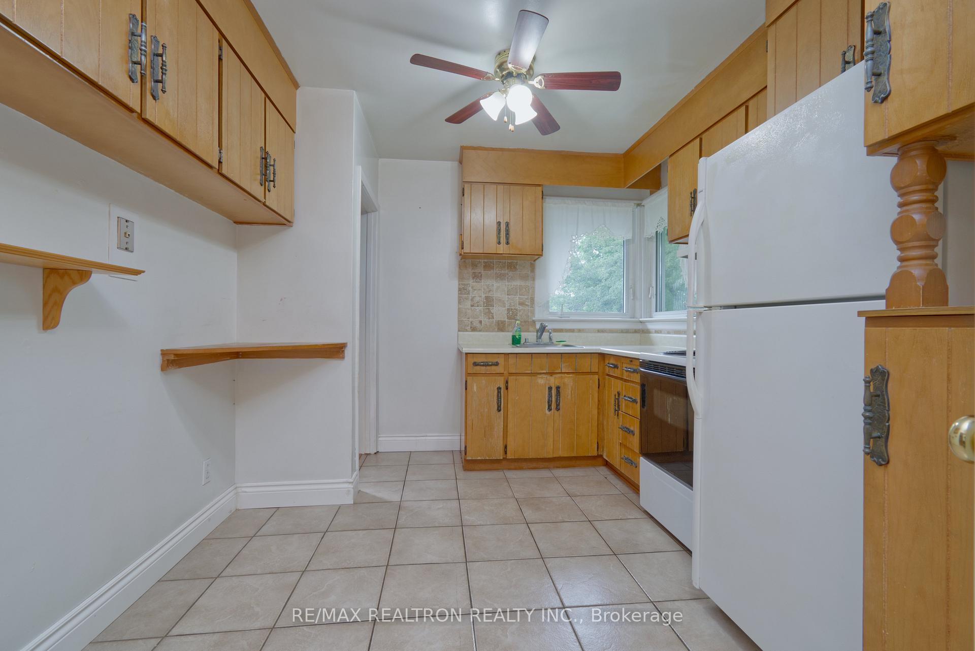 Photo 13 of 250 Meadow Road, Whitby, Blue Grass Meadows — HOMEH