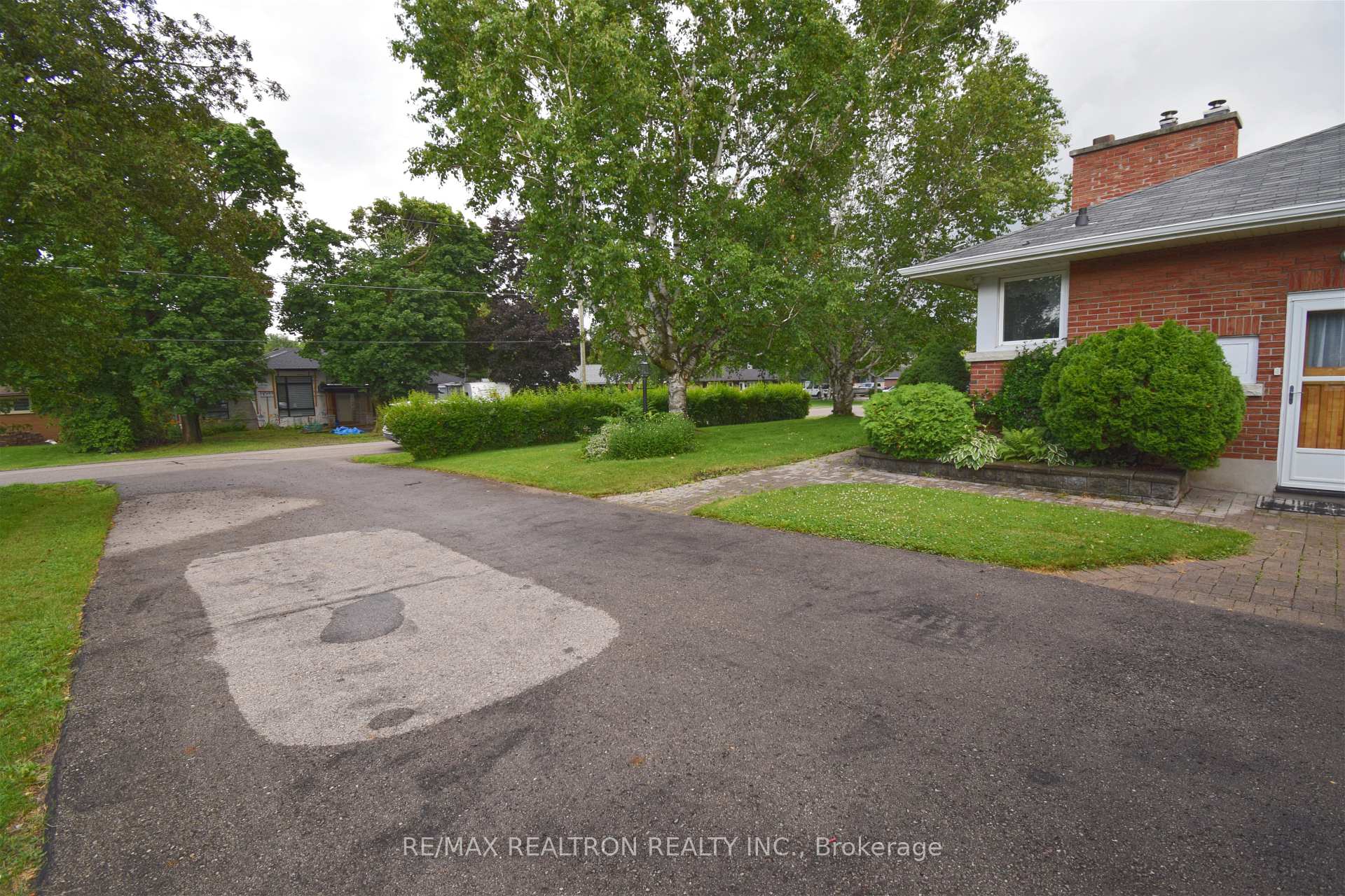 Photo 25 of 250 Meadow Road, Whitby, Blue Grass Meadows — HOMEH